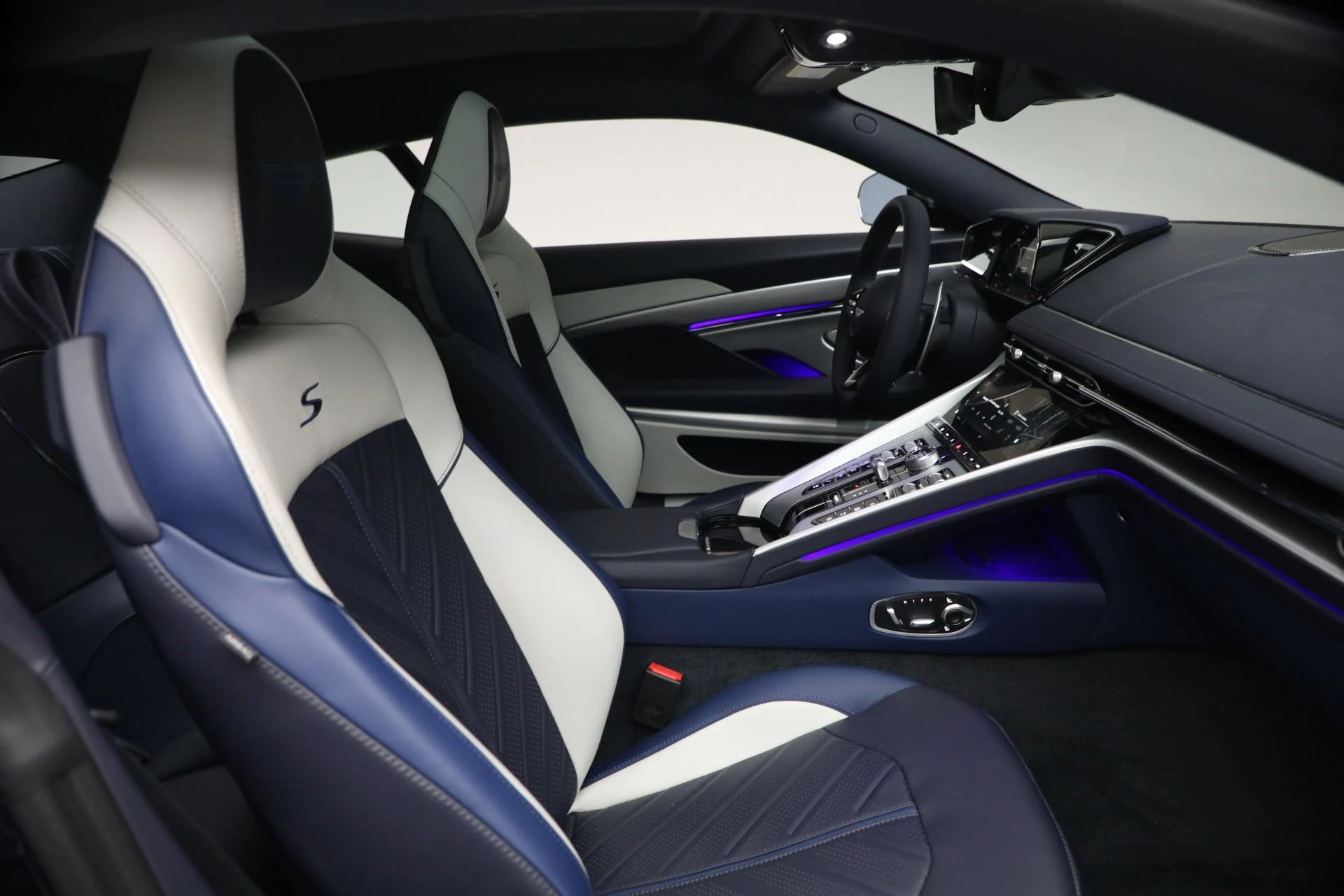 mph020_2327457087_New_2026_Aston_Martin_DB_12_S_1780512409_75c7982f84