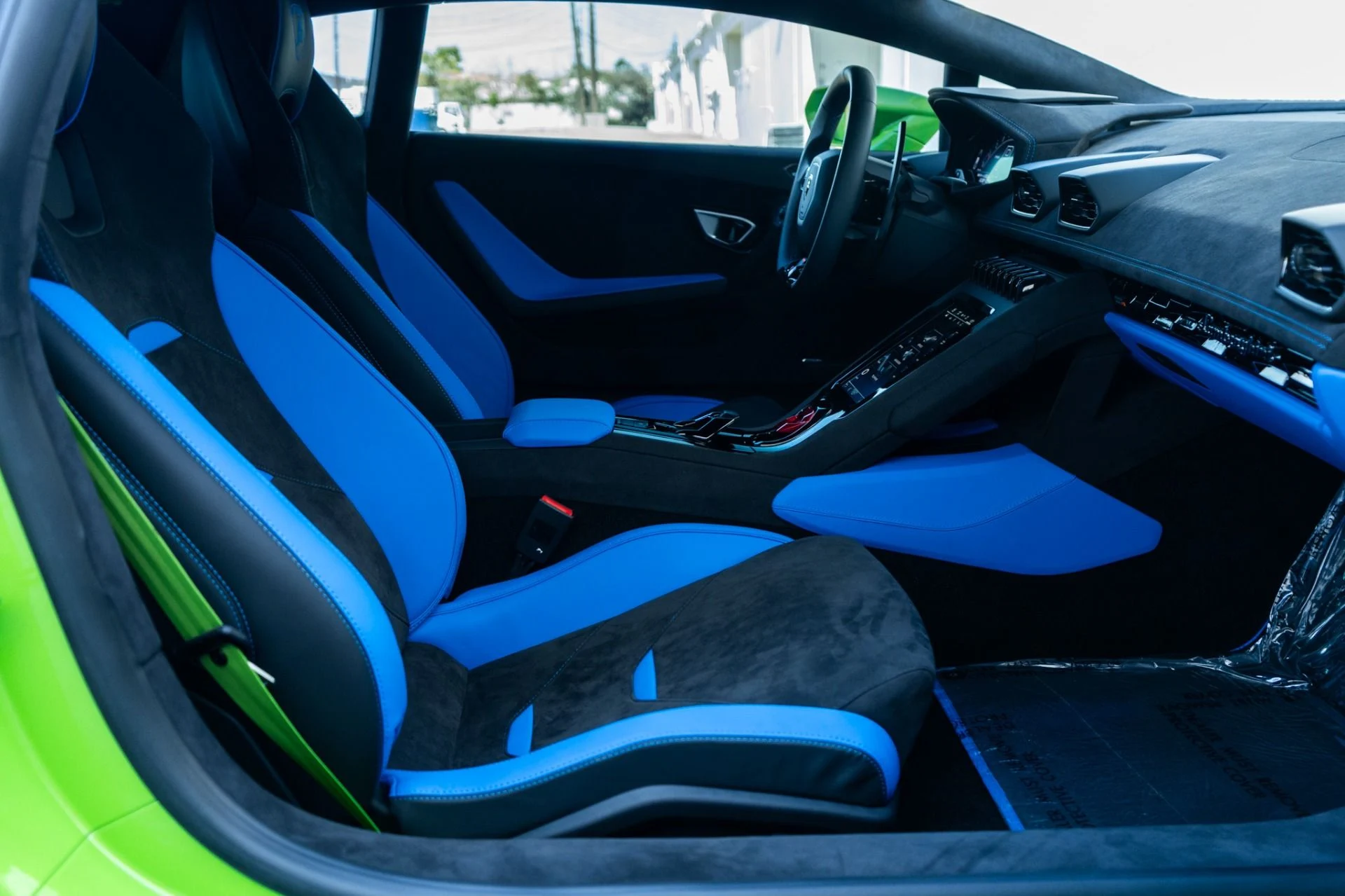 mph020_232909485_Used_2024_Lamborghini_Huracan_Tecnica_1764704273_31e98742ce