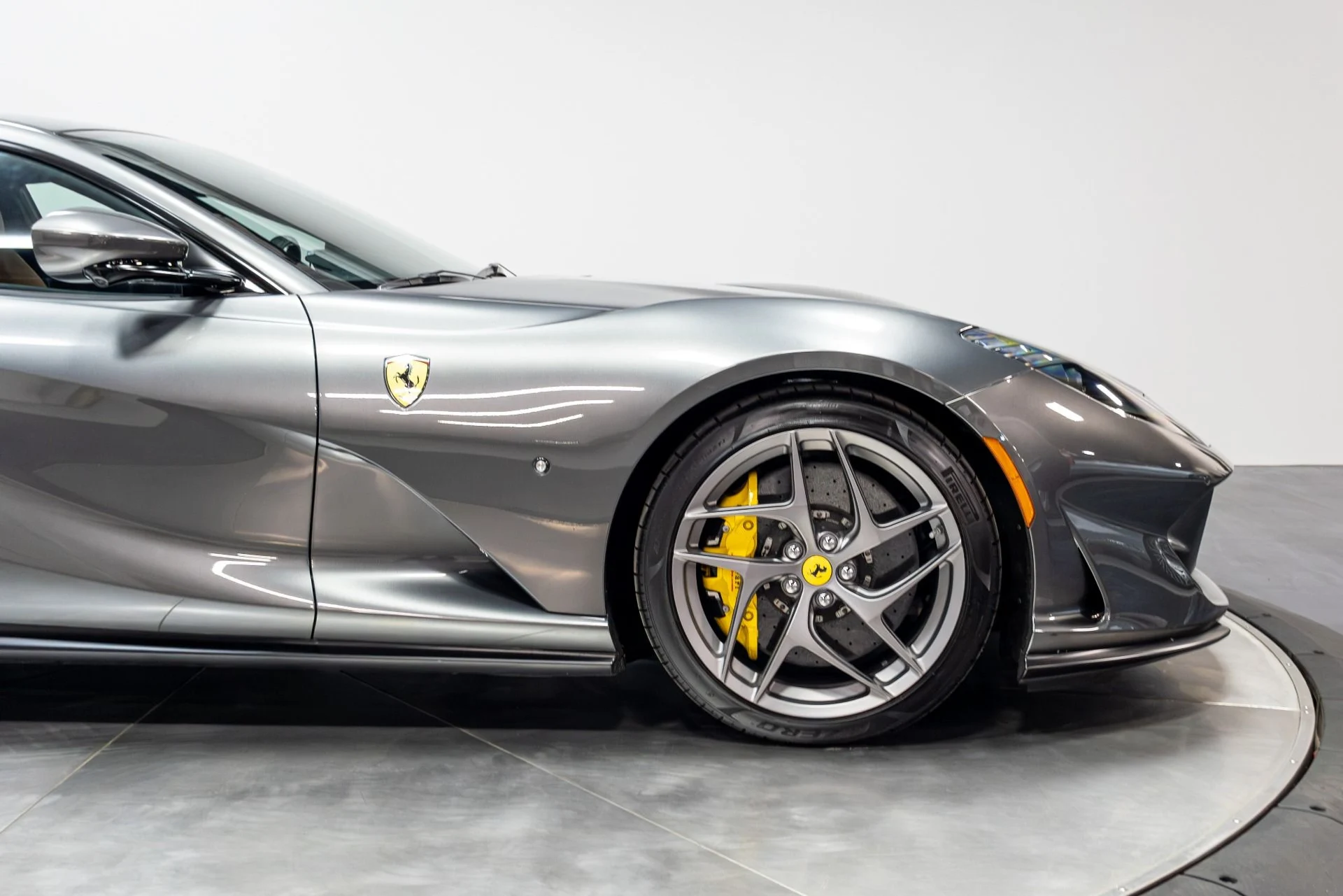 mph020_2332492364_Used_2020_Ferrari_812_Superfast_1777416323_5dce37bd26