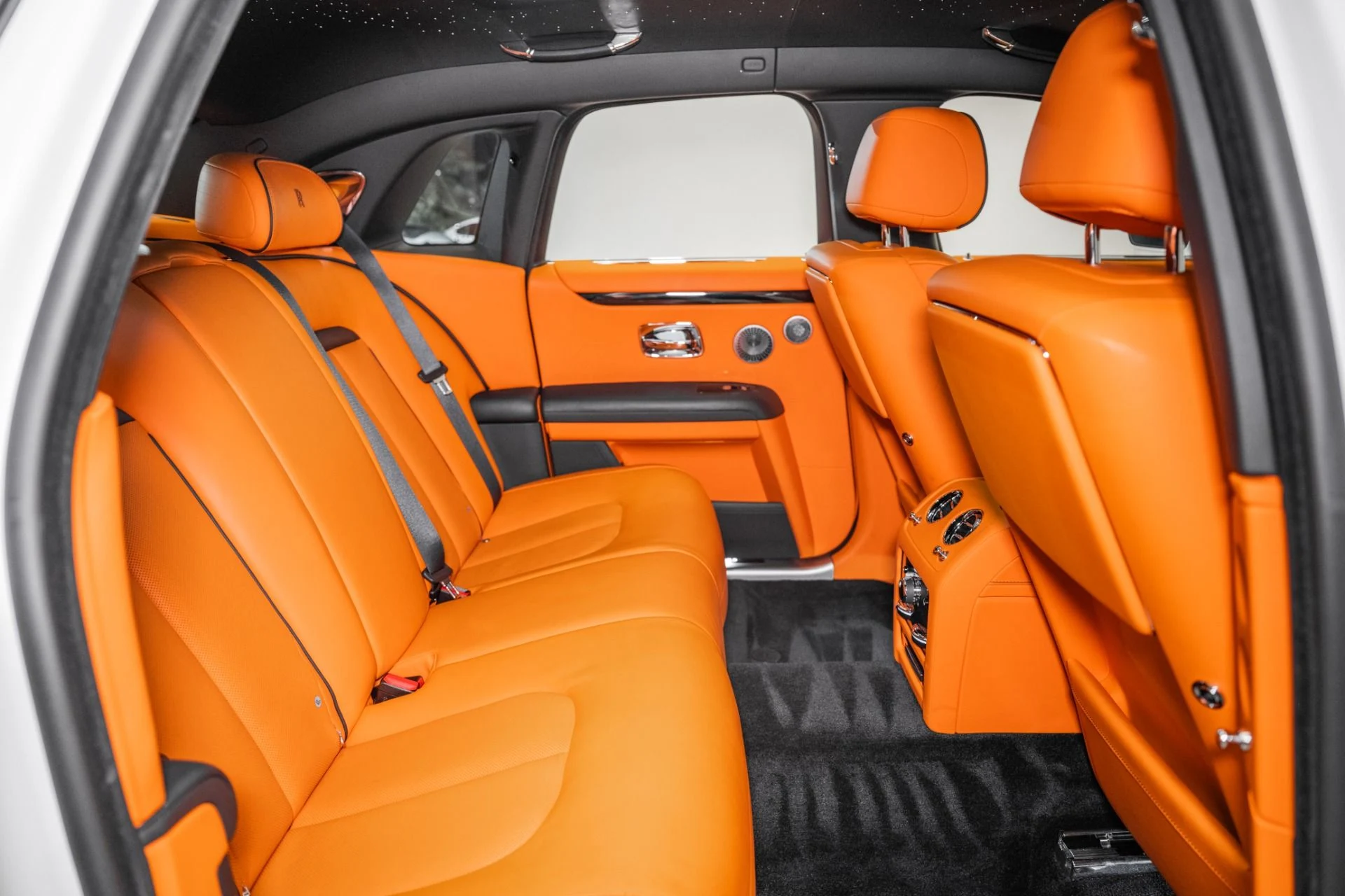 mph020_2332621143_Used_2021_Rolls_Royce_Ghost_1753979105_8e151d6766