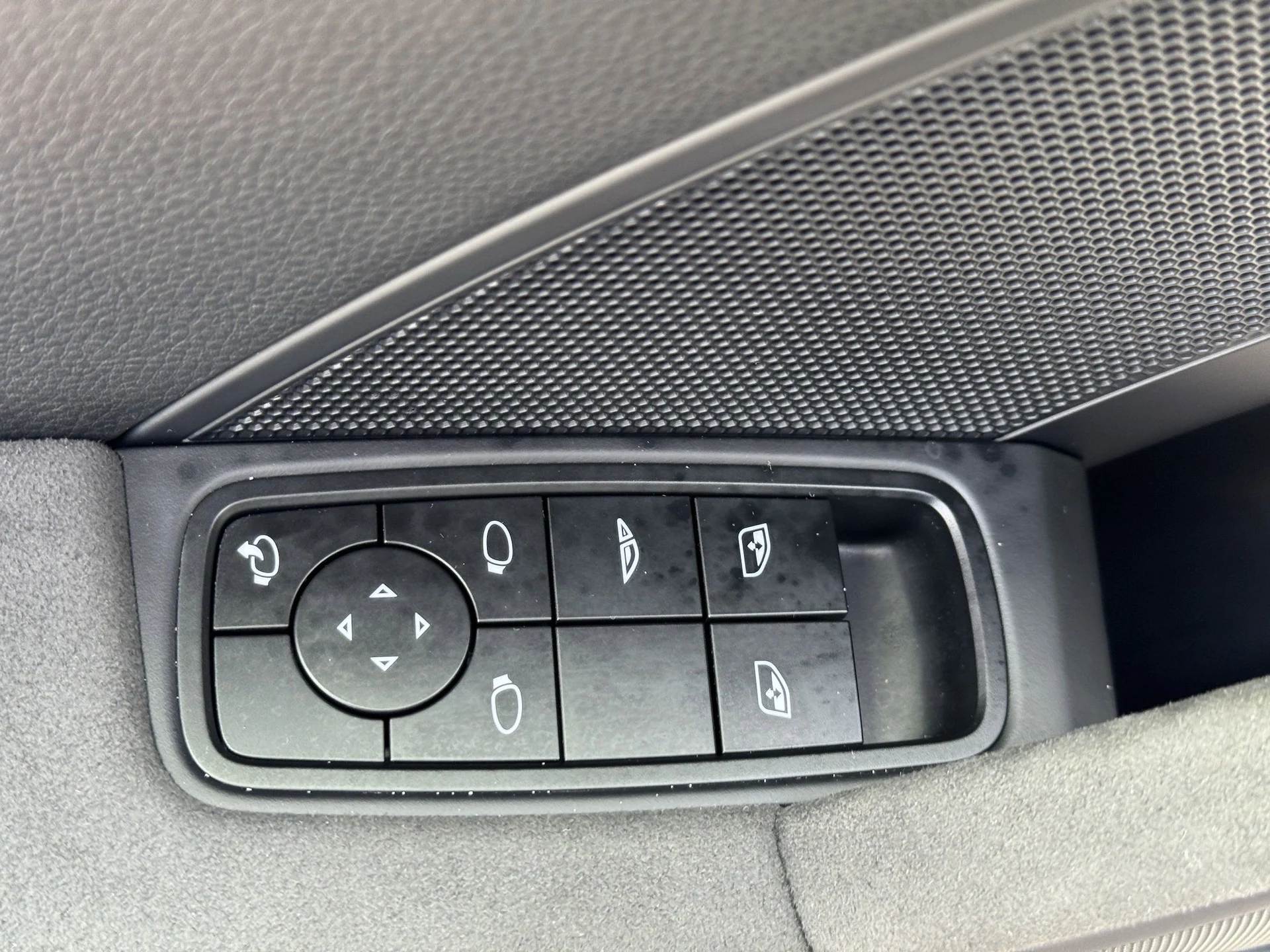 mph020_2334007562_5478286614c80246cf6984aa1f20c7f6x_86073fc83f