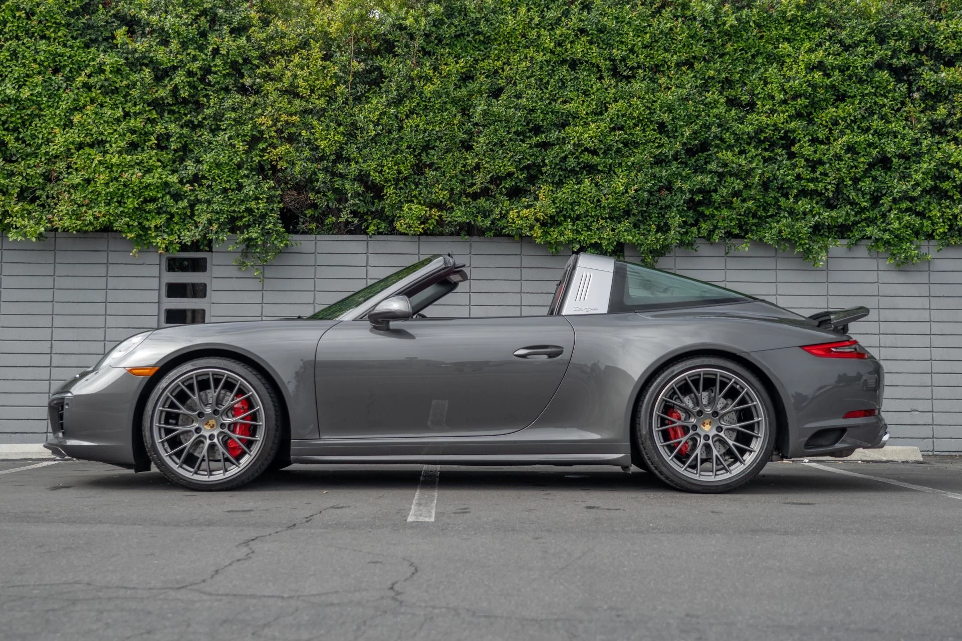 mph020_2334783855_Used_2017_Porsche_911_Targa_4_S_1761592215_cf55ba9dd4