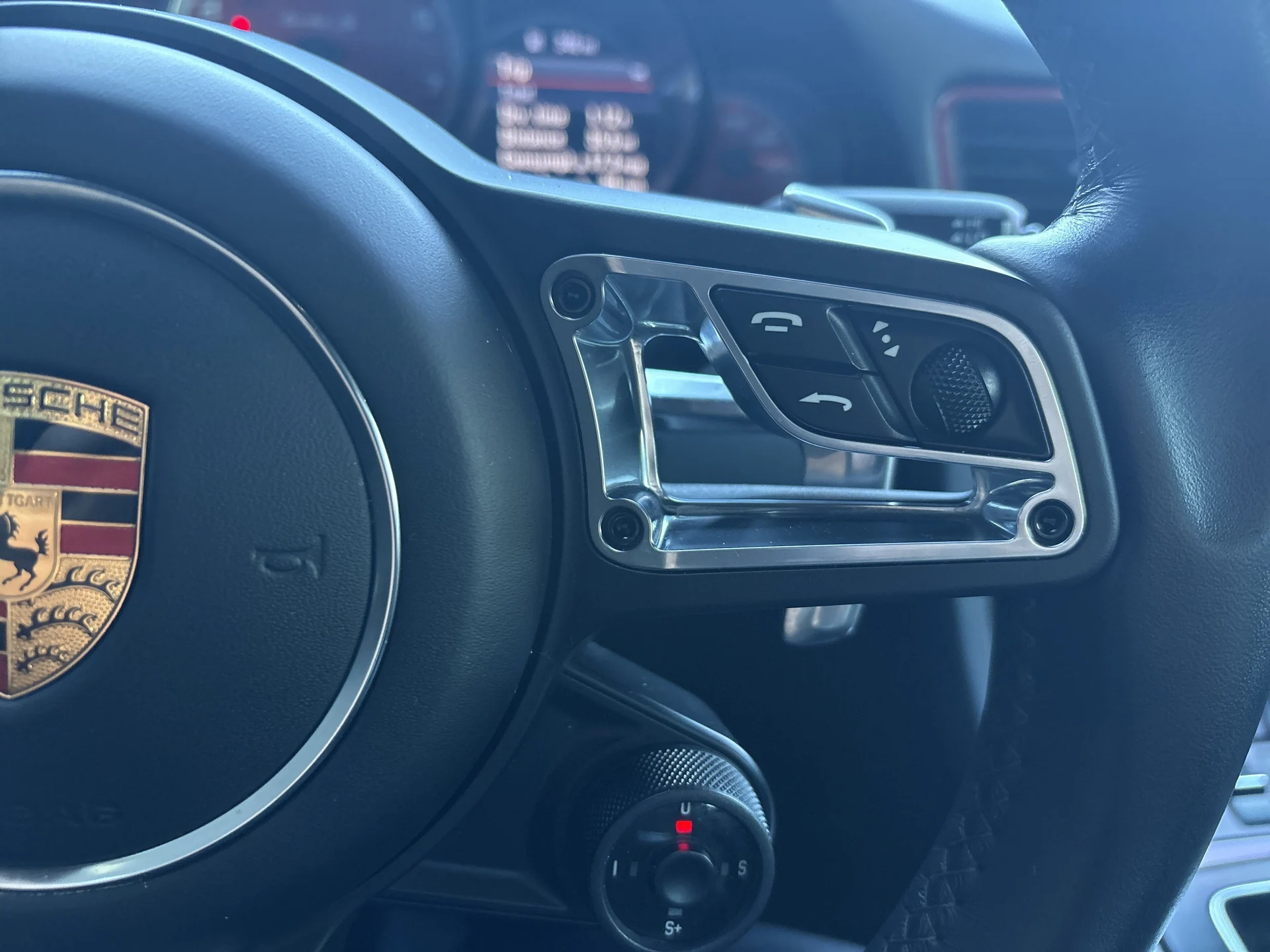 mph020_2338599880_9530759f802a45eda2d6dae3f6b17a7f_6d917f0096