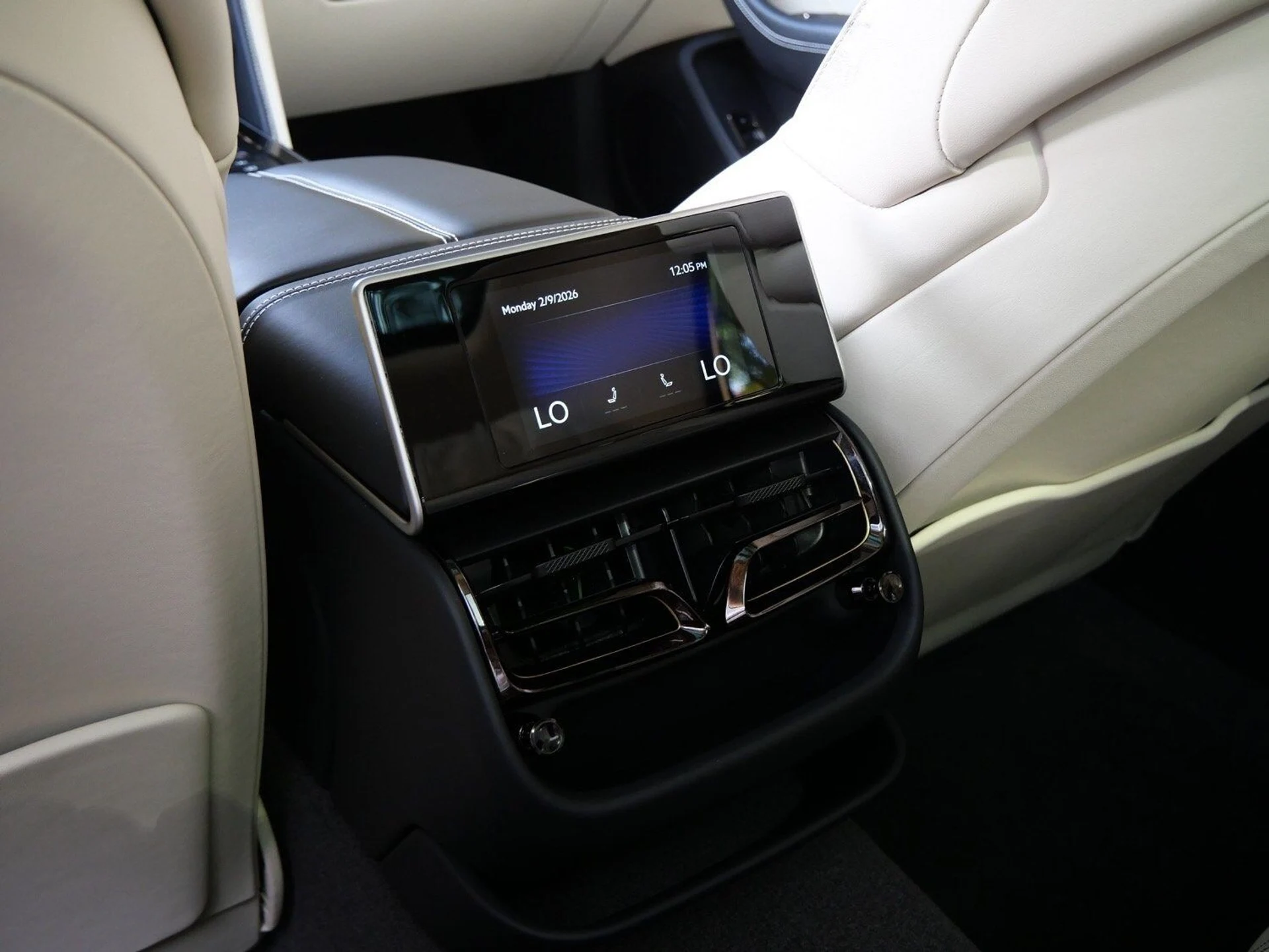 mph020_2338778871_cb12d695521cac2e47fc64522a43bee1x_baa00eff1d