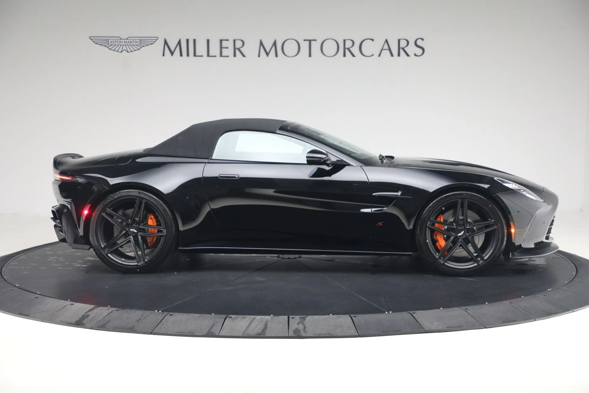 mph020_2339195746_New_2026_Aston_Martin_Vantage_S_Roadster_1790281816_7b072f187a