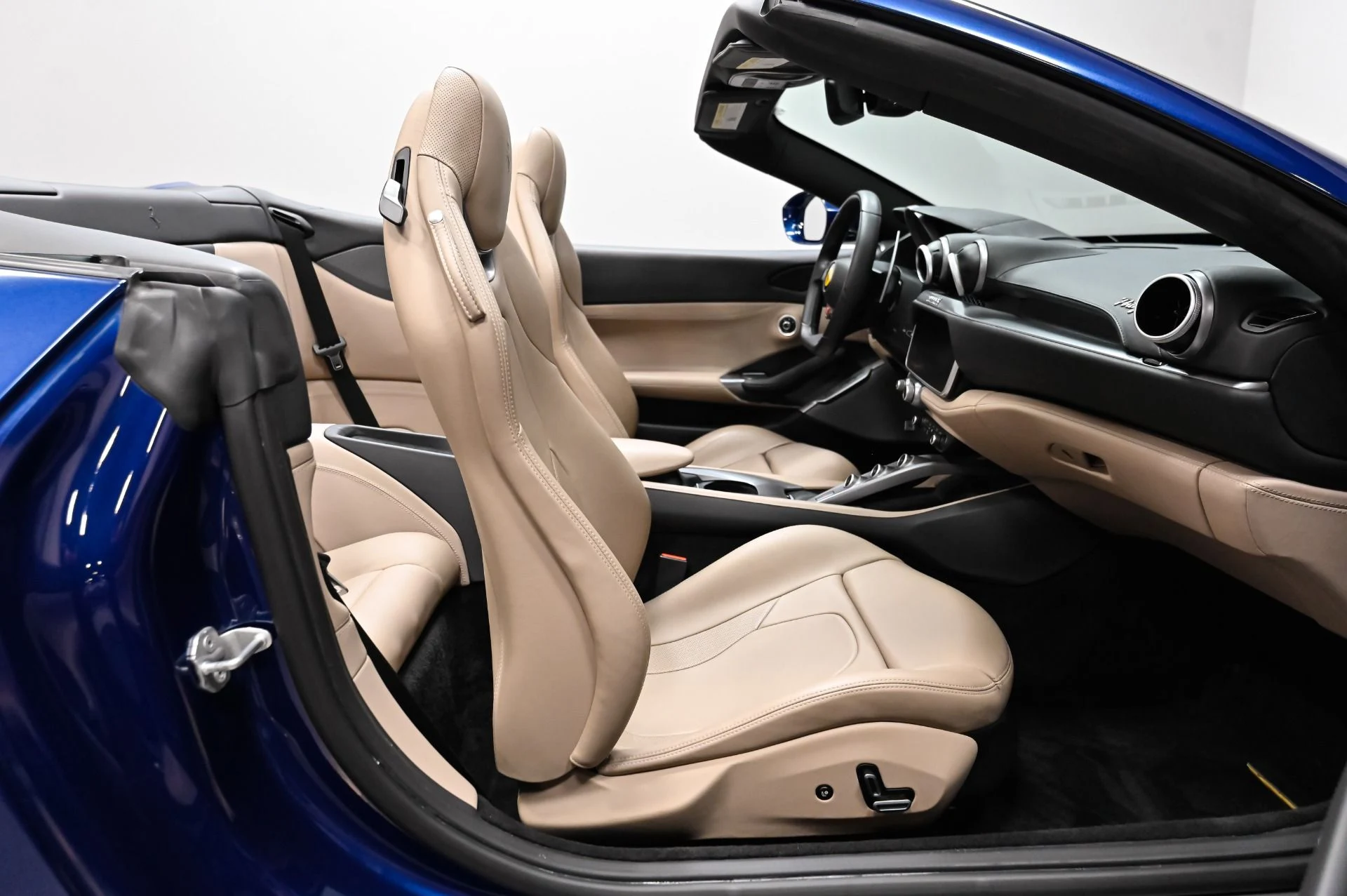 mph020_234095385_Used_2019_Ferrari_Portofino_Base_1790278406_9aac40bdfa