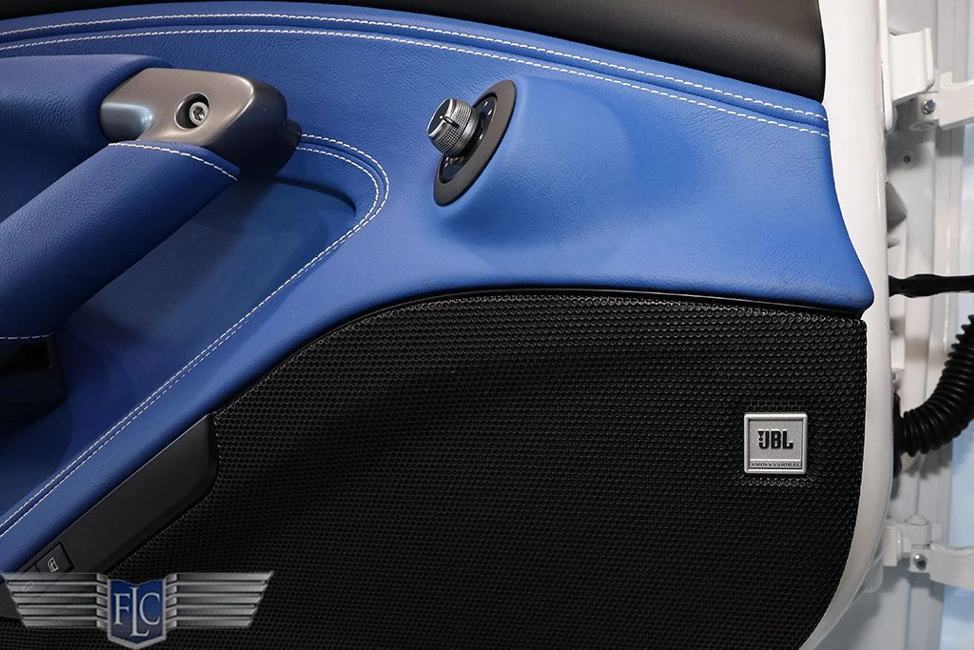 mph020_2341545776_used_2023_ferrari_f8_spider_convertible_9689_22976410_21_1024_9b50e43cbf