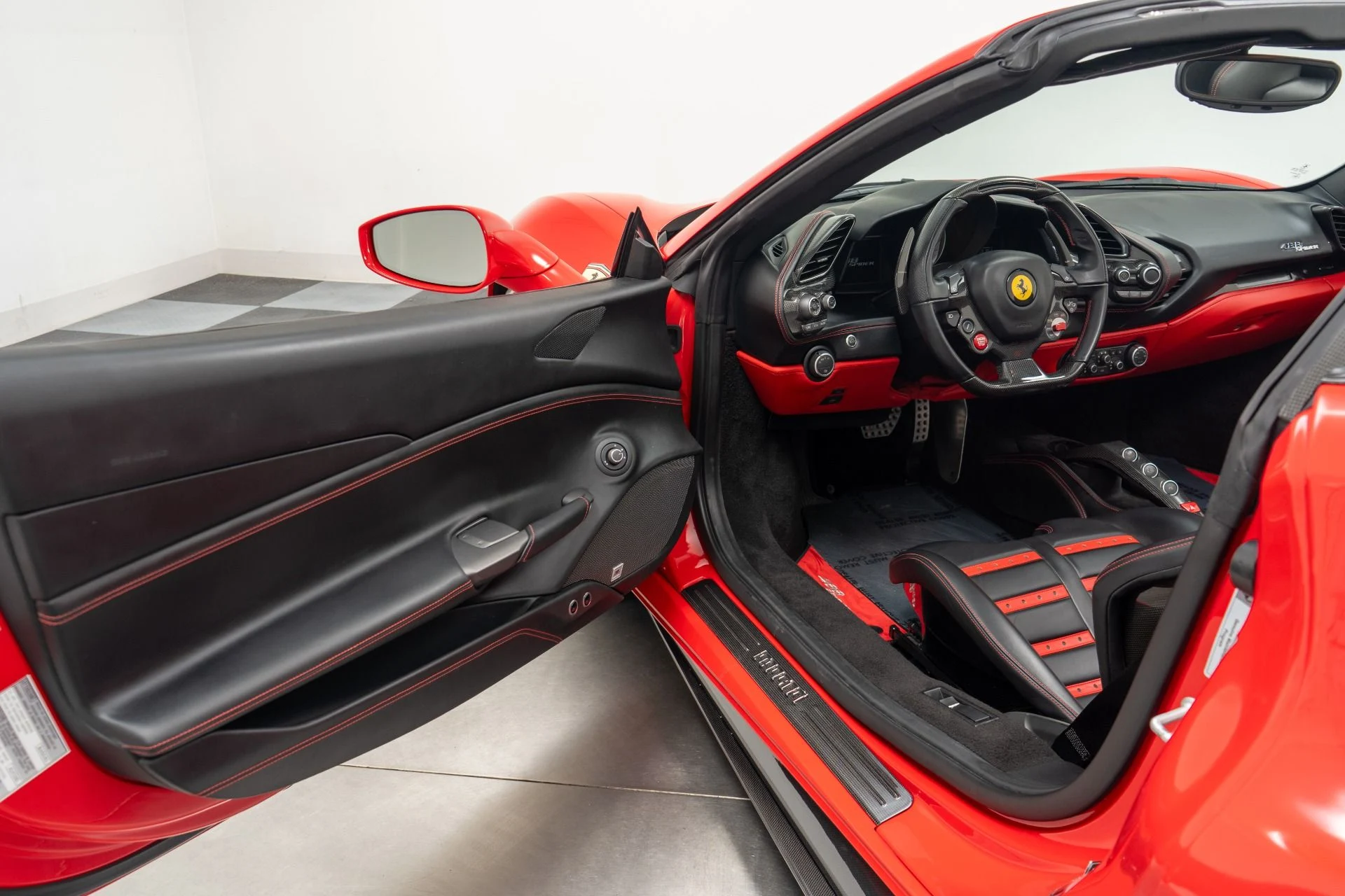 mph020_2356962306_Used_2017_Ferrari_488_Spider_1776892086_c53d6db283