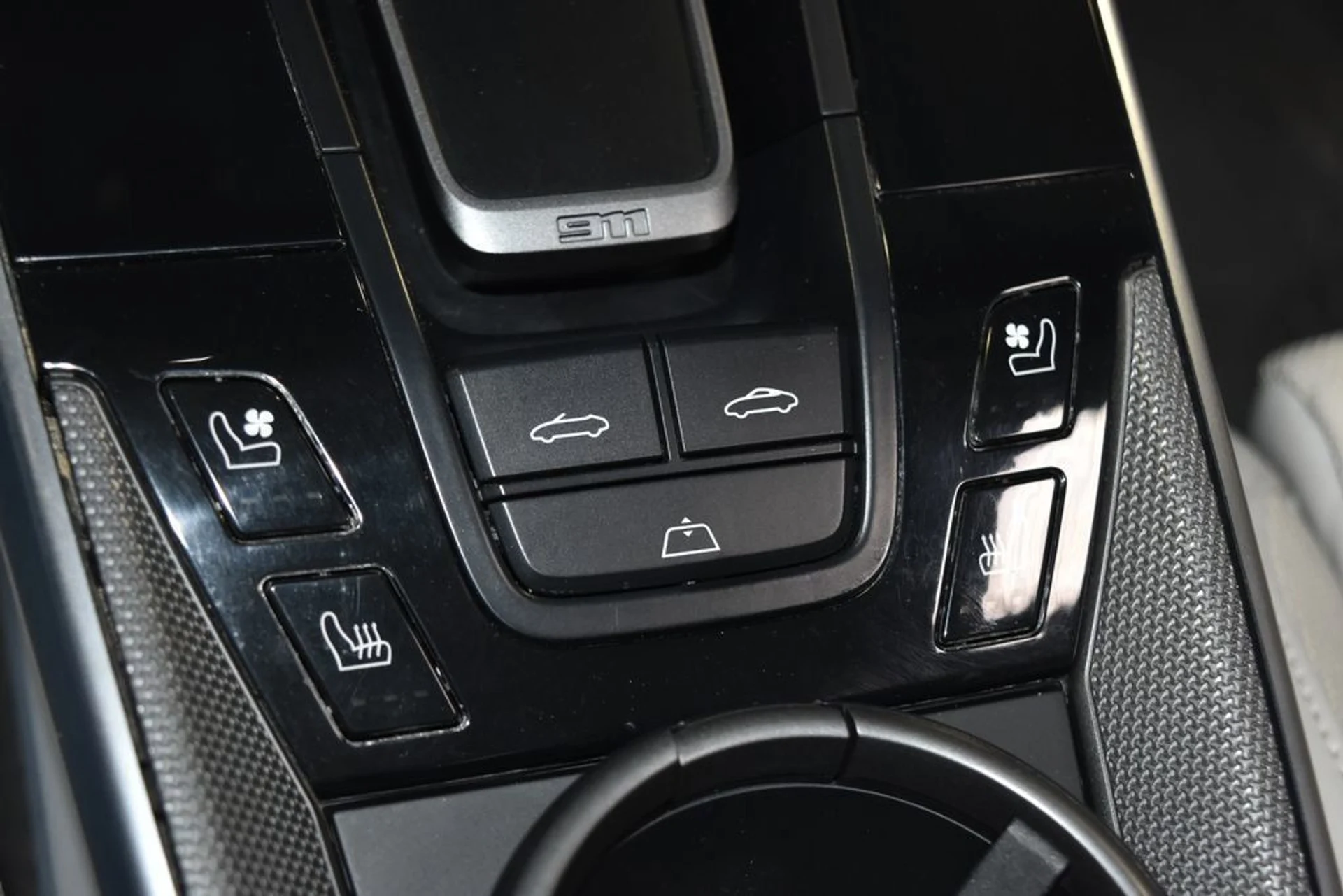 mph020_235931325_7fea185a8e624a6ab011ba23e3e62219x_97460b187a