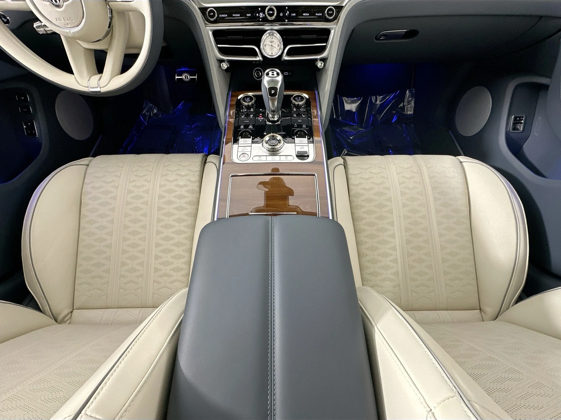 mph020_236753475_21_2735872b75