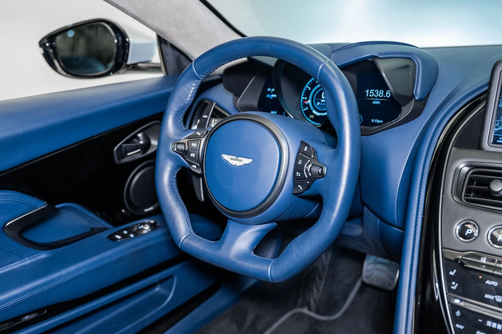 mph020_2368120255_Used_2020_Aston_Martin_DBS_Superleggera_1753546861_55cc5e4d84