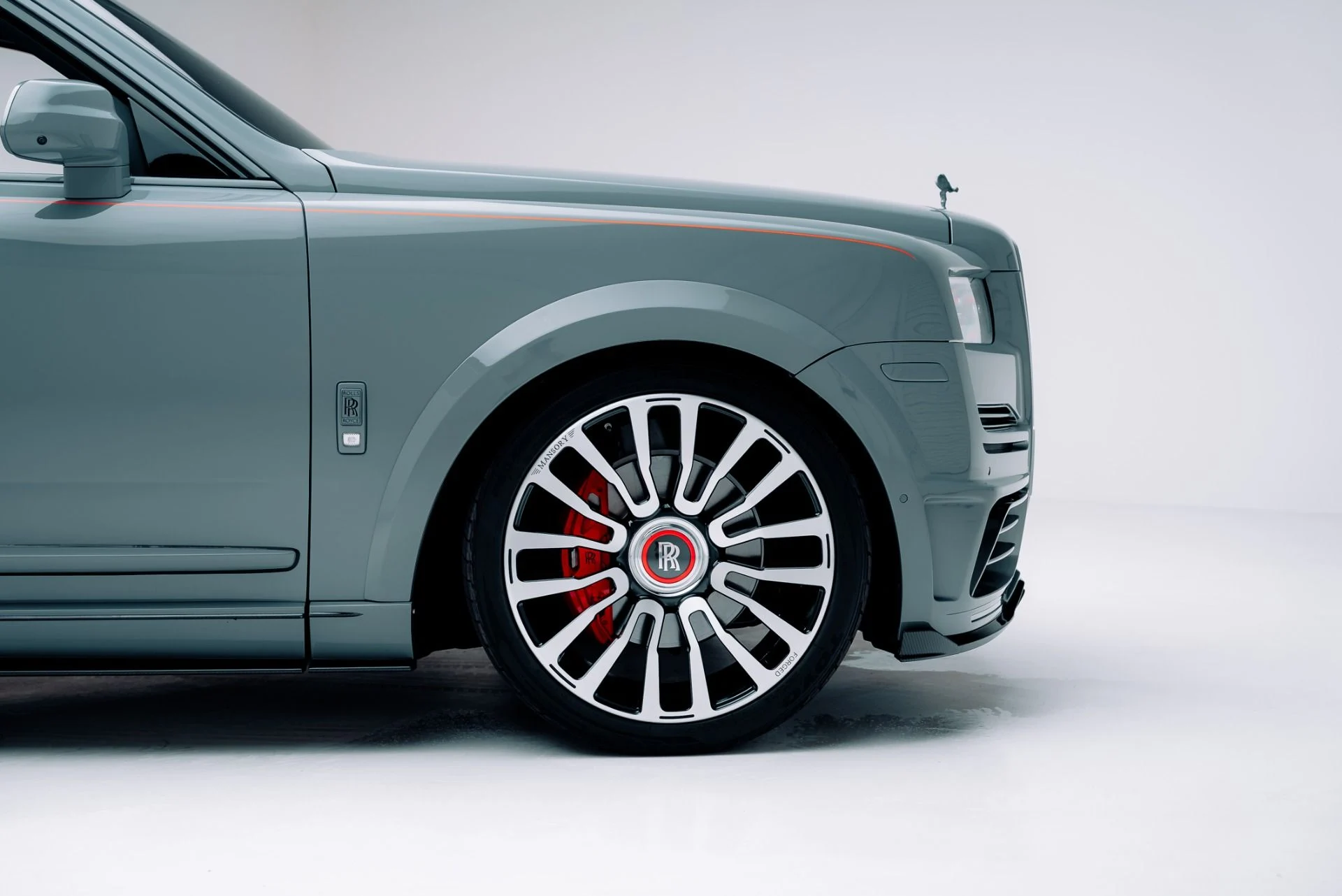 mph020_2369272892_Used_2020_Rolls_Royce_Cullinan_1764611808_fffb0d1327