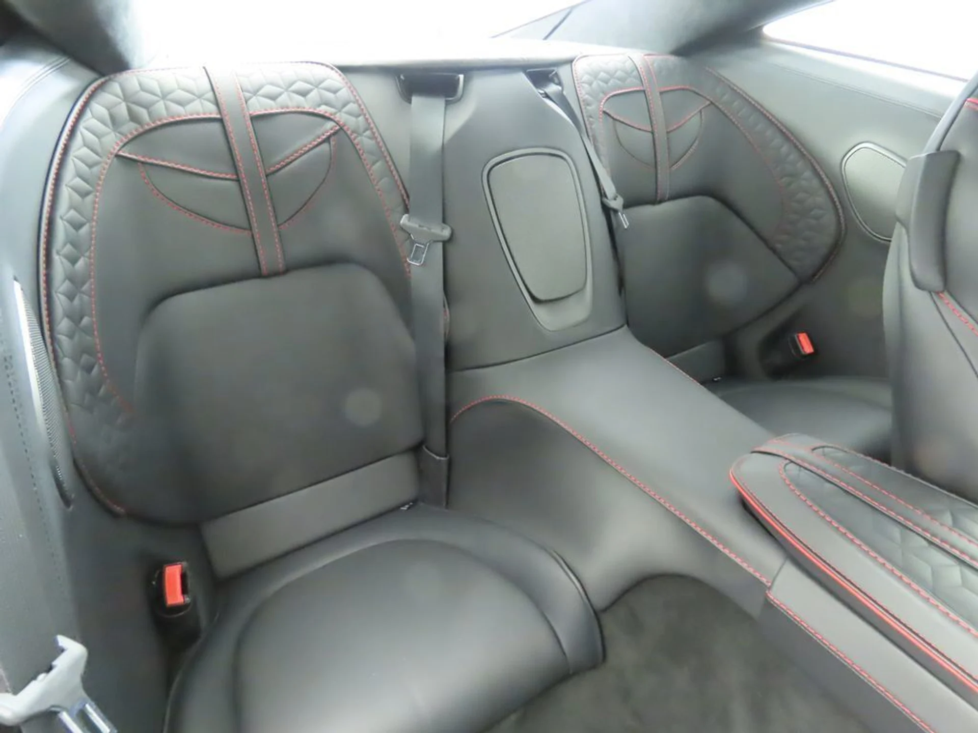 mph020_2372358380_used_2023_aston_martin_dbs_coupe_8119_22958468_21_1024_11eb463f12