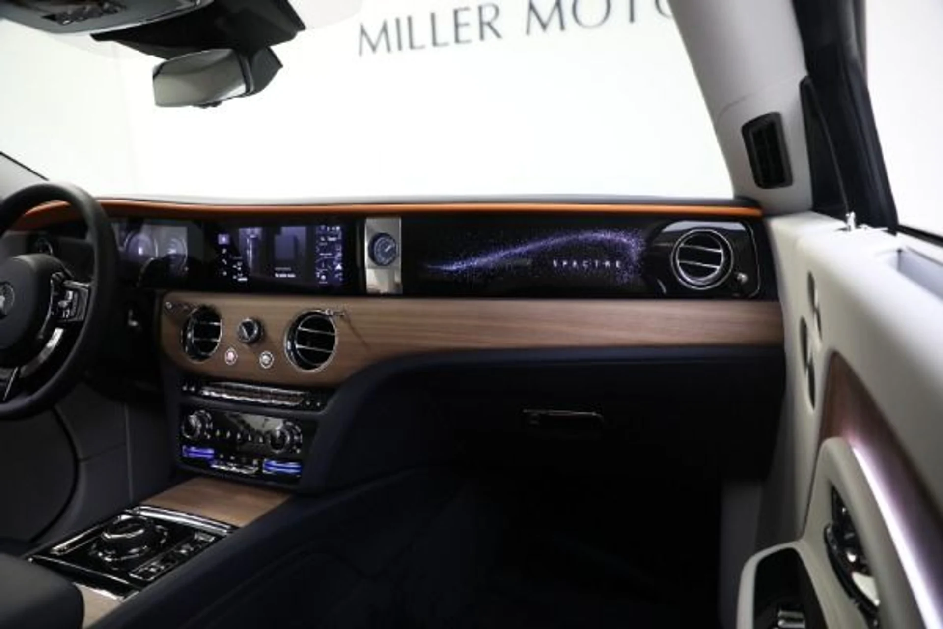 mph020_2383446727_New_2024_Rolls_Royce_Spectre_91233e0229