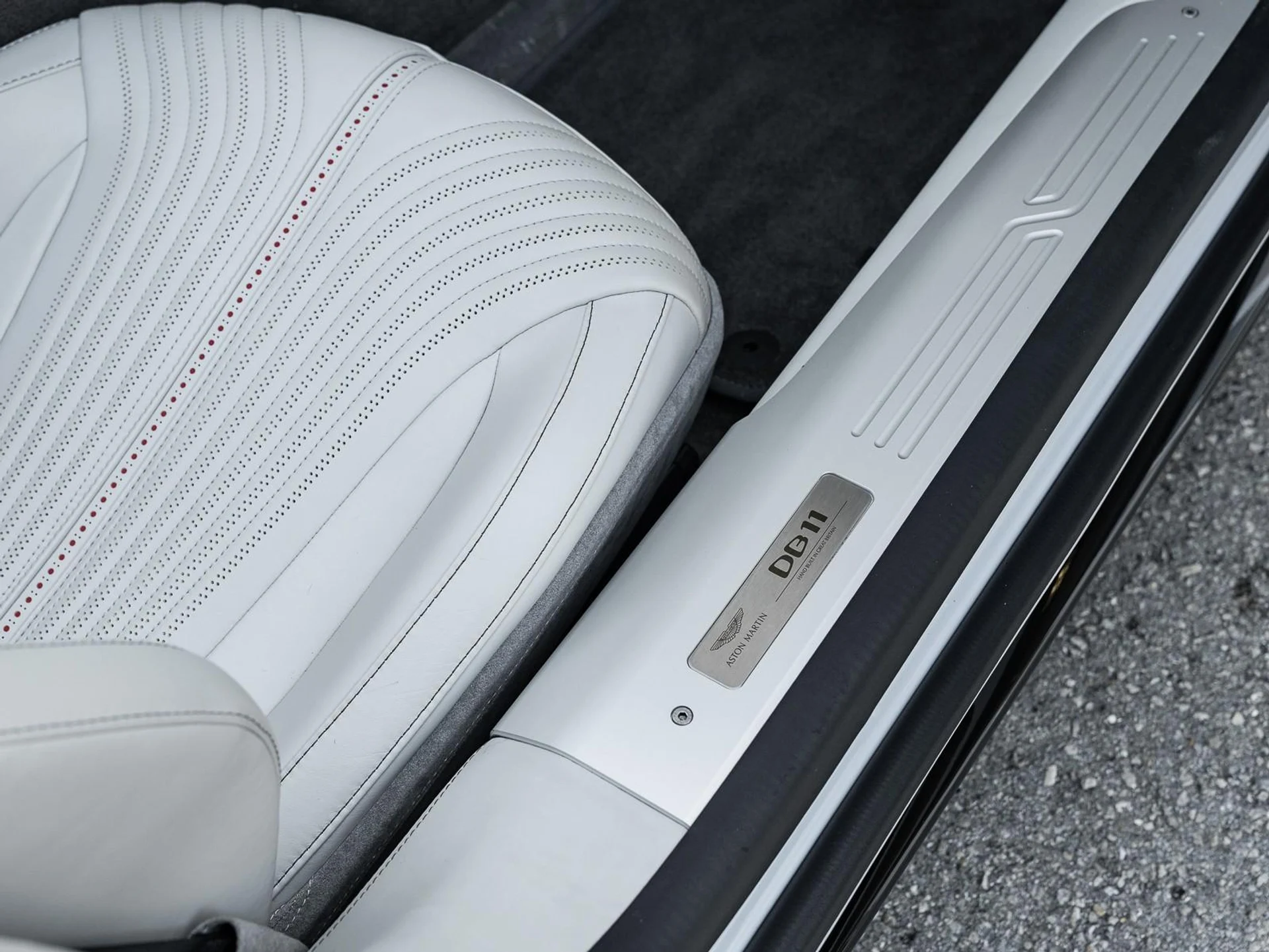 mph020_2384860487_Used_2022_Aston_Martin_DB_11_1767028105_e46d485329