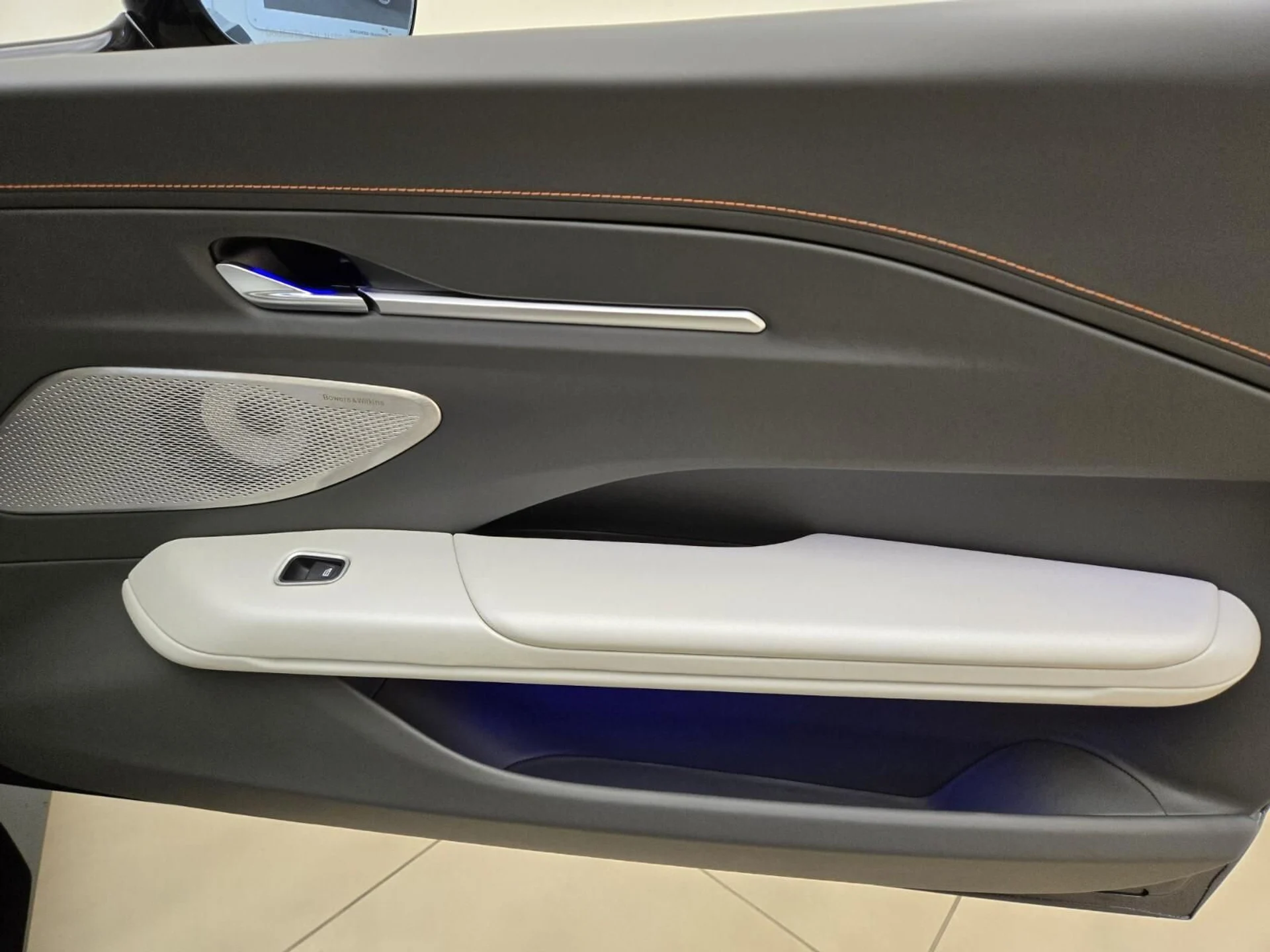 mph020_2390507177_New_2026_Aston_Martin_Vantage_S_1775539104_caa76e9e2a