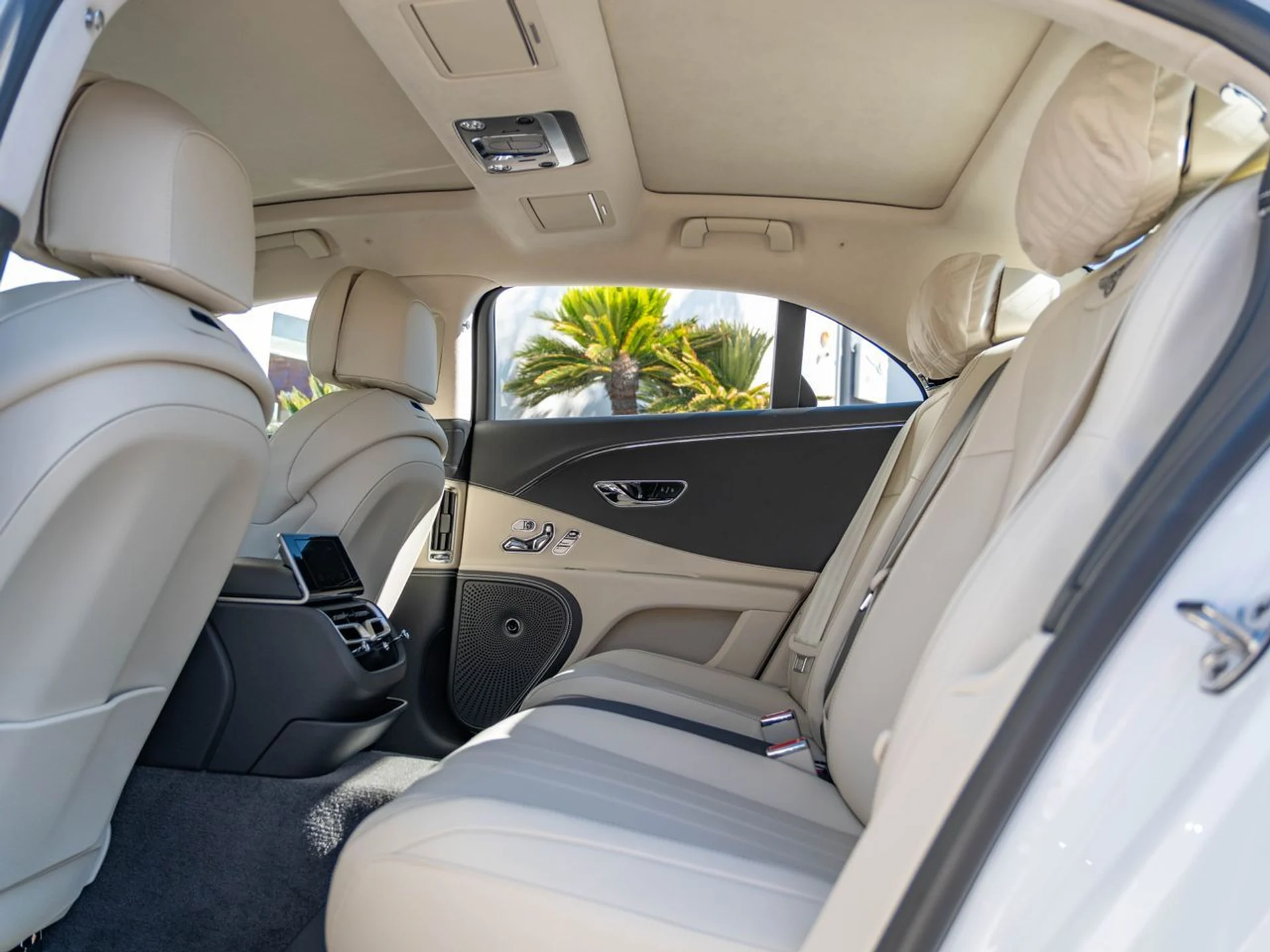 mph020_2396433690_07efd68b53418d55165a36c2bf4dd011x_48c58c2db6