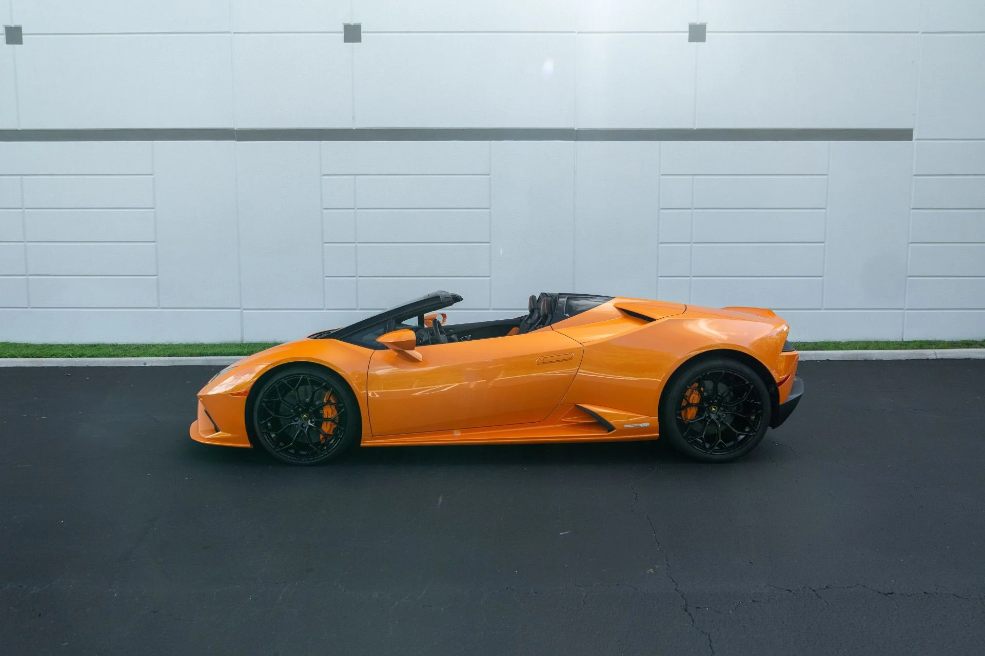 mph020_2400340740_Used_2021_Lamborghini_Huracan_EVO_Spyder_1775496293_dff4309e11