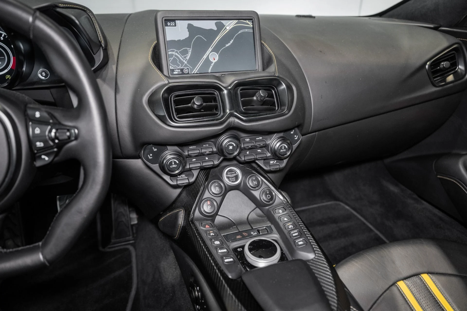 mph020_2404720447_Used_2019_Aston_Martin_Vantage_1765989078_27b546e234