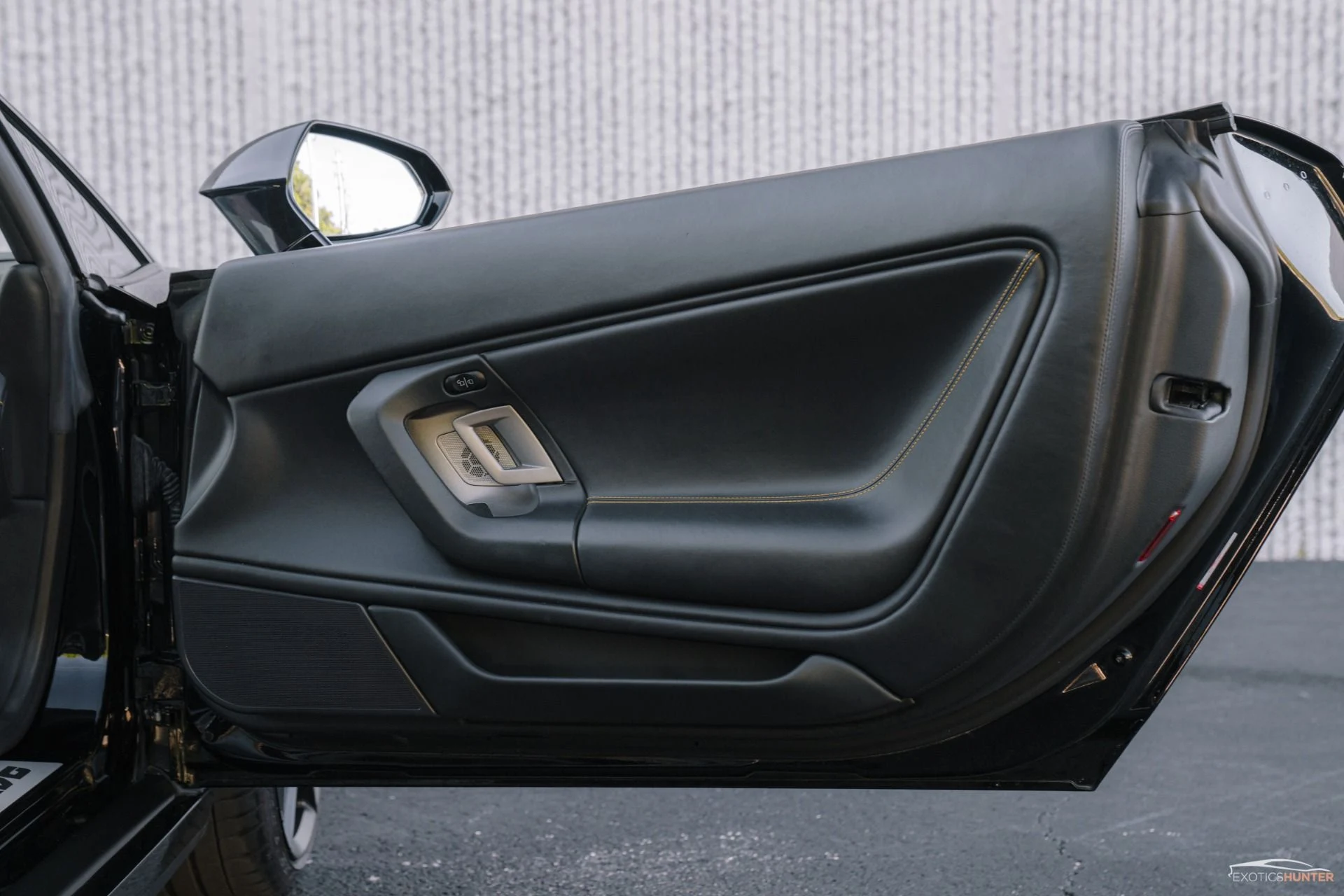 mph020_2406699222_Used_2012_Lamborghini_Gallardo_LP_550_2_on_Vorsteiner_Forged_Wheels_w_Front_Lift_1755035749_5c39111ed3