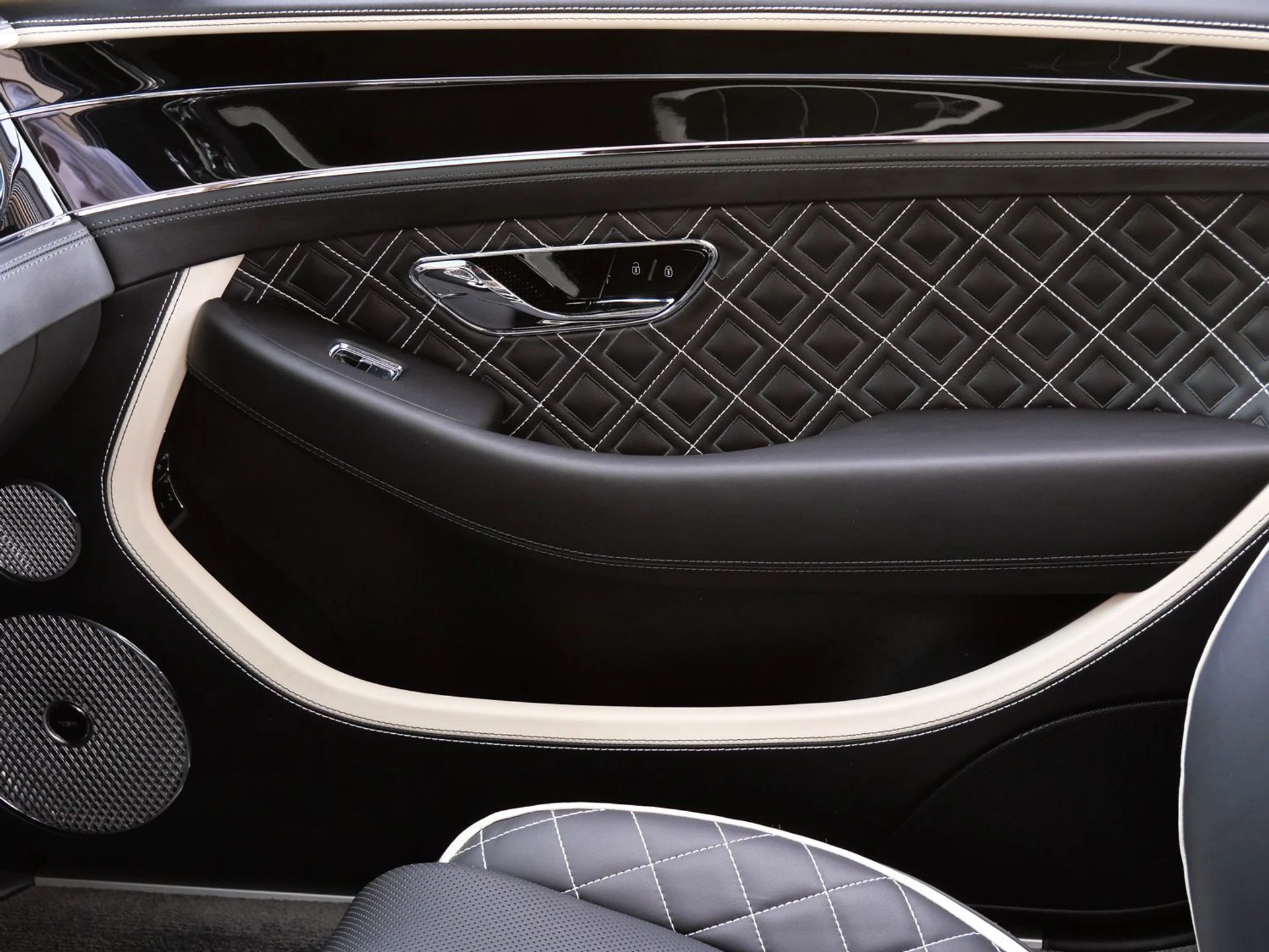 mph020_2410242846_00ce7164e8cb0f514e4fbbe1e09a7901x_1c94b151a7