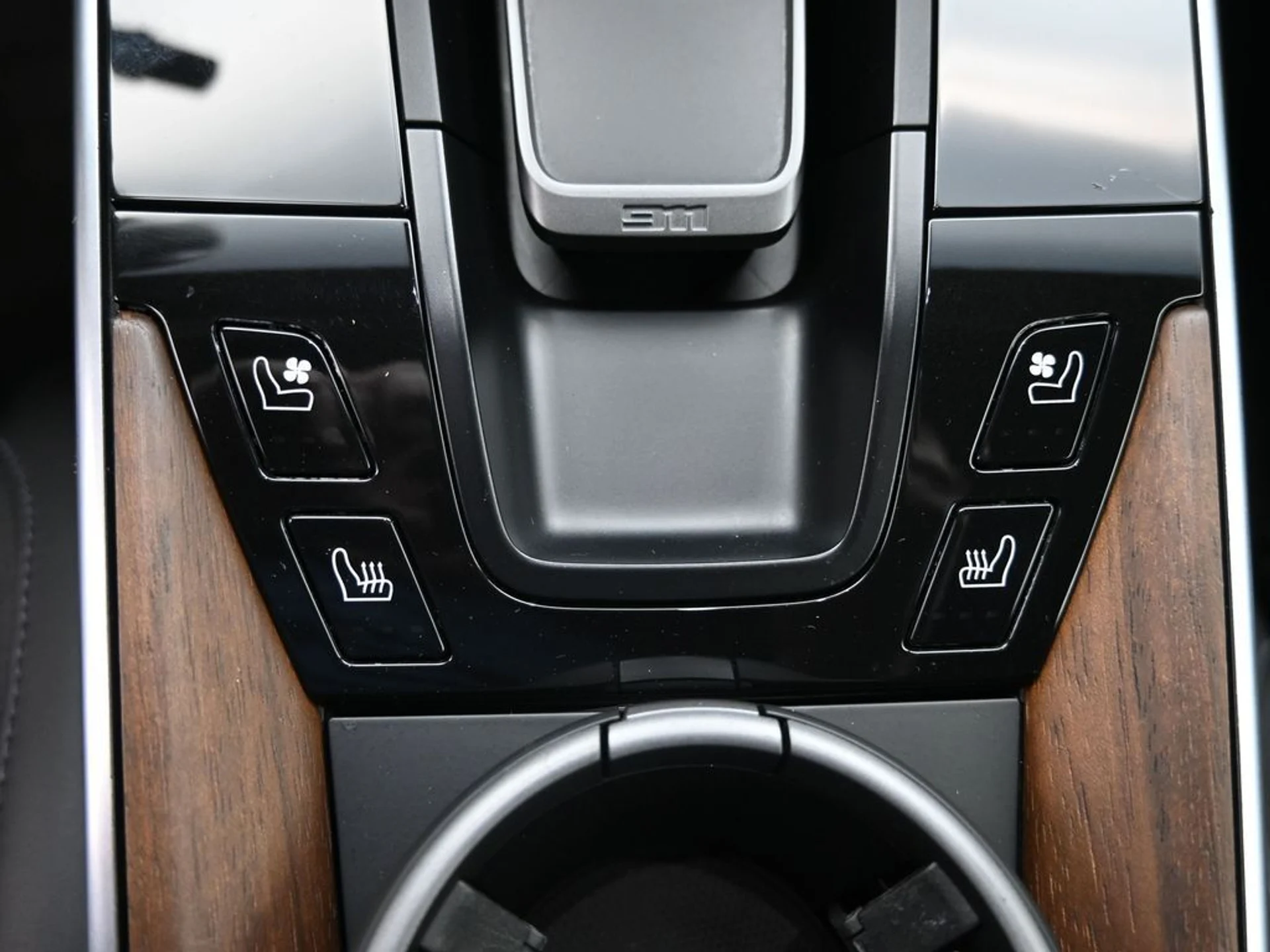 mph020_2412545880_2dd947aa06c2119d5cce50cb1f9a012fx_f790c4cbfb