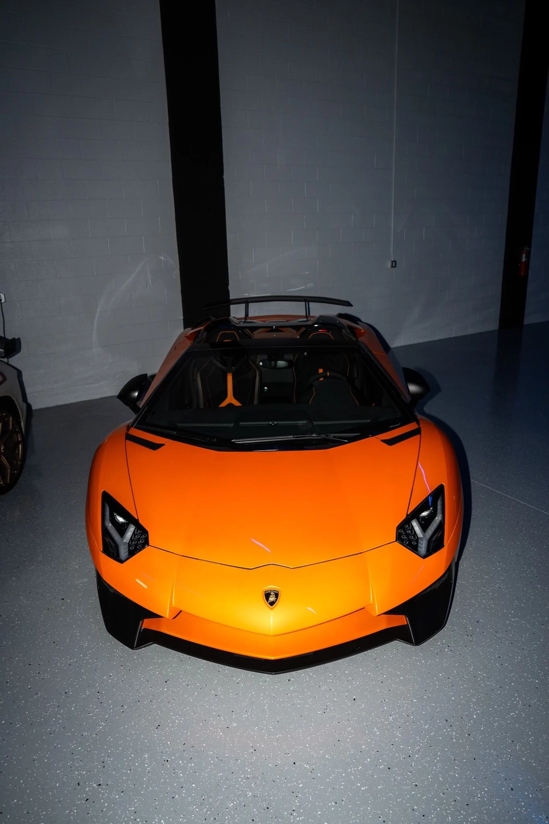 mph020_2412576124_Used_2017_Lamborghini_Aventador_LP_750_4_SV_1760729396_77f6eb003c