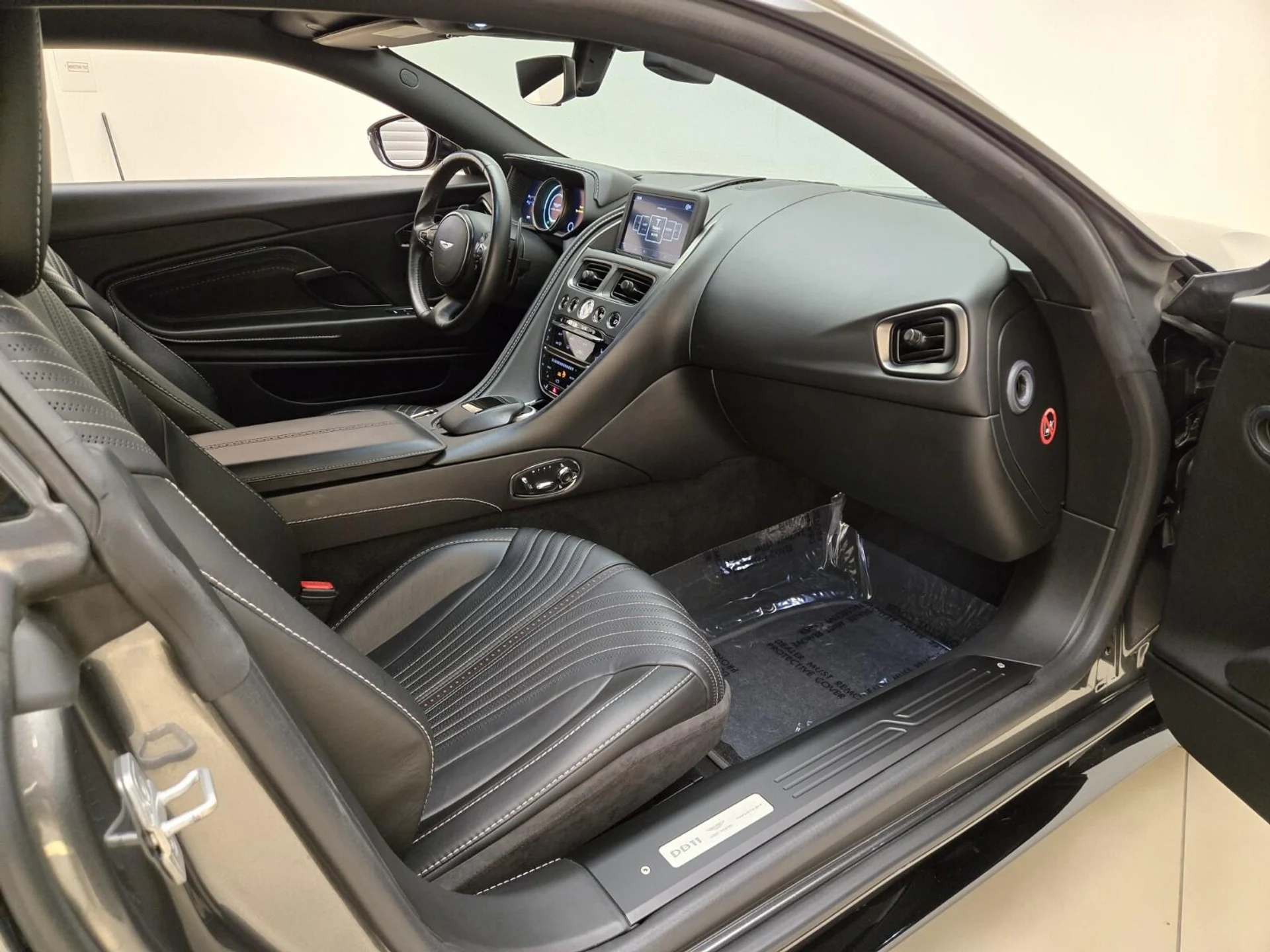 mph020_2414251412_Used_2020_Aston_Martin_DB_11_1727783494_e4a61a081b