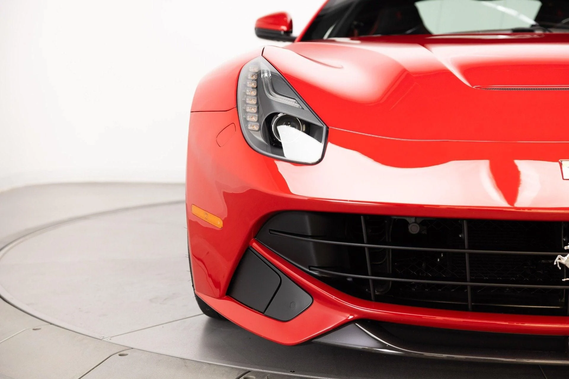 mph020_2418356948_Used_2017_Ferrari_F12berlinetta_1787147097_a4cbaa2589