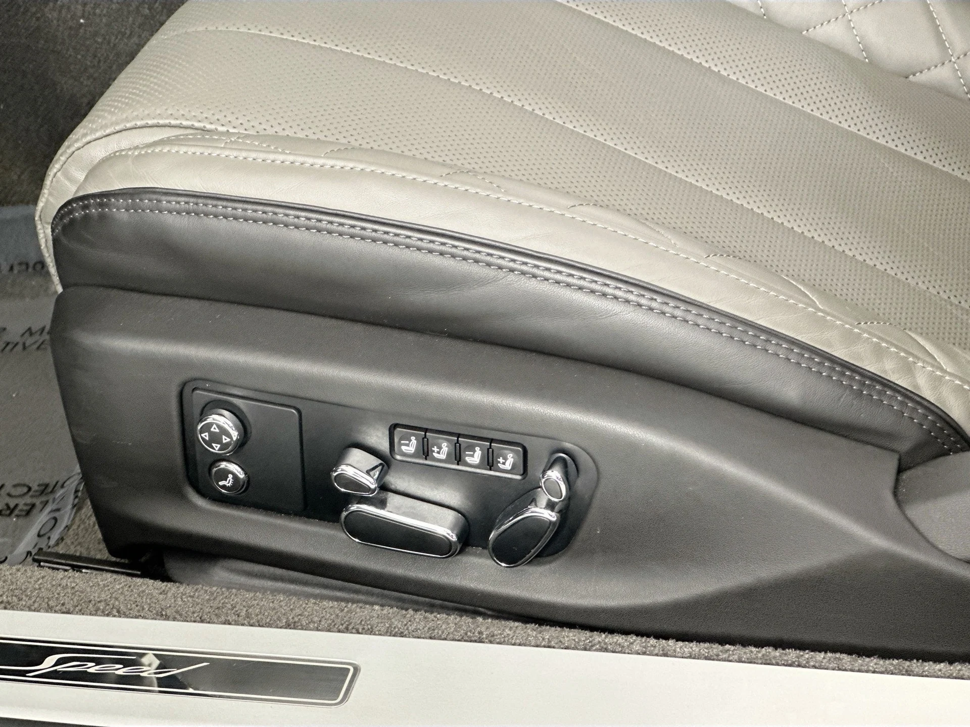 mph020_242404630_21_4ffa7633cf