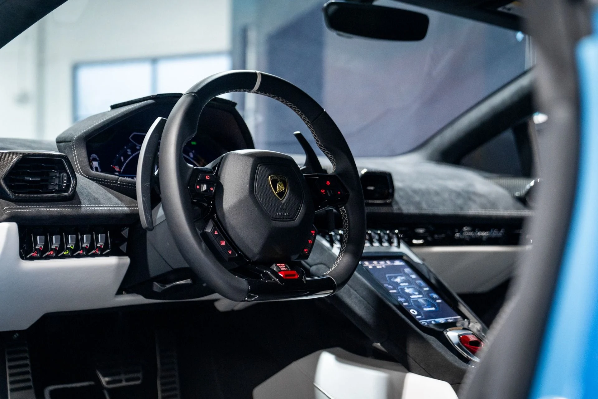 mph020_2424817316_Used_2023_Lamborghini_Huracan_Tecnica_Ad_Personam_Paint_Extended_Warranty_1770324386_9fc6bb8884