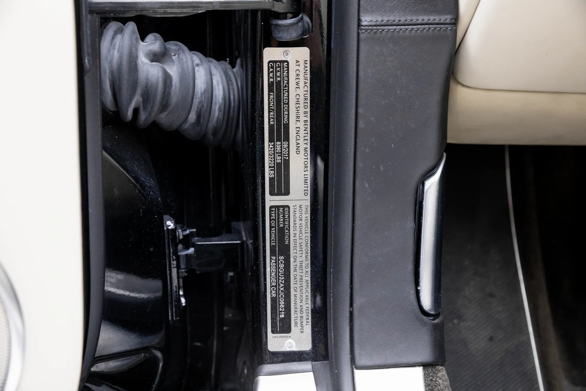 mph020_2424897381_21_f4cdbdc591