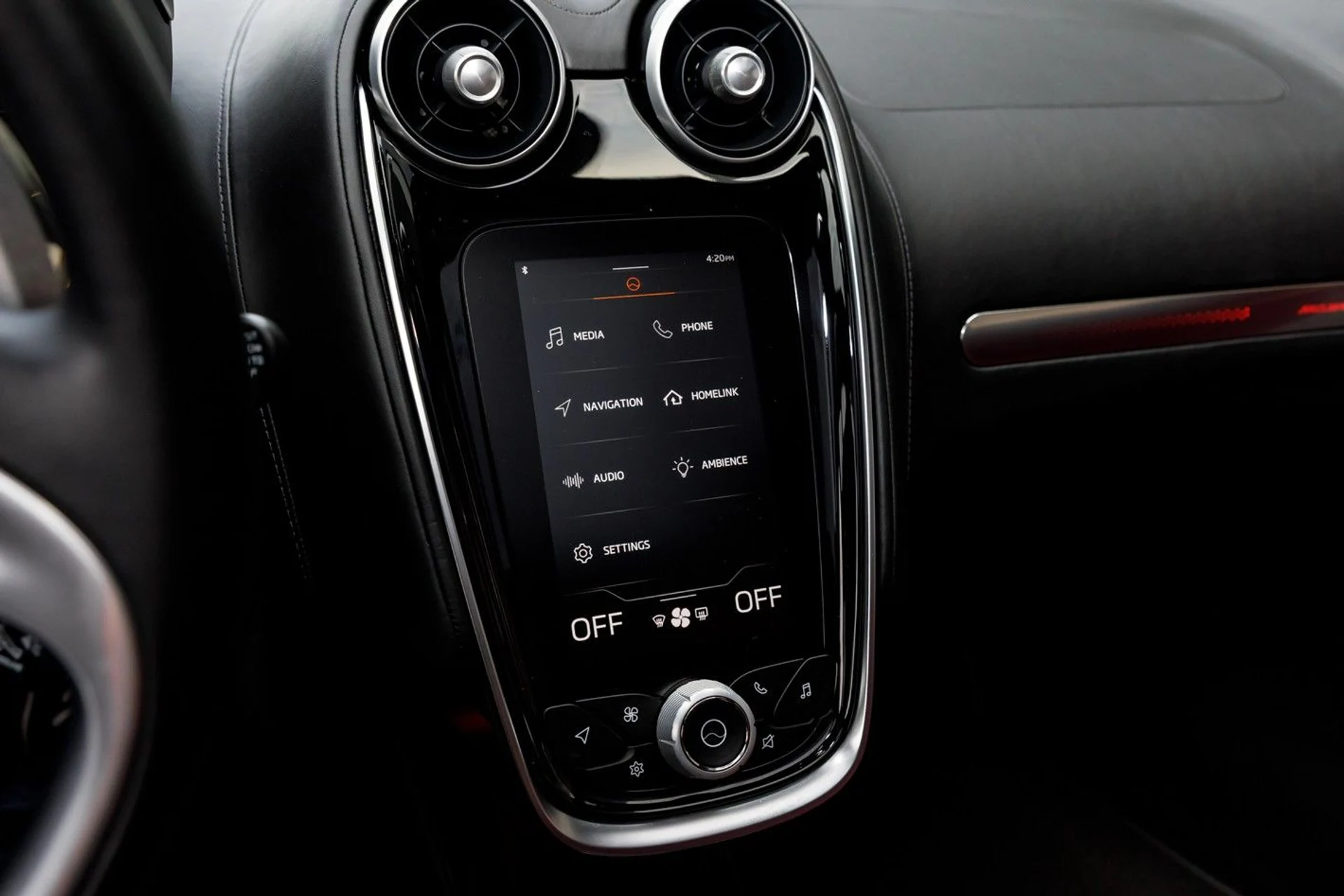 mph020_2428883549_631_p21_l_3af30c7404