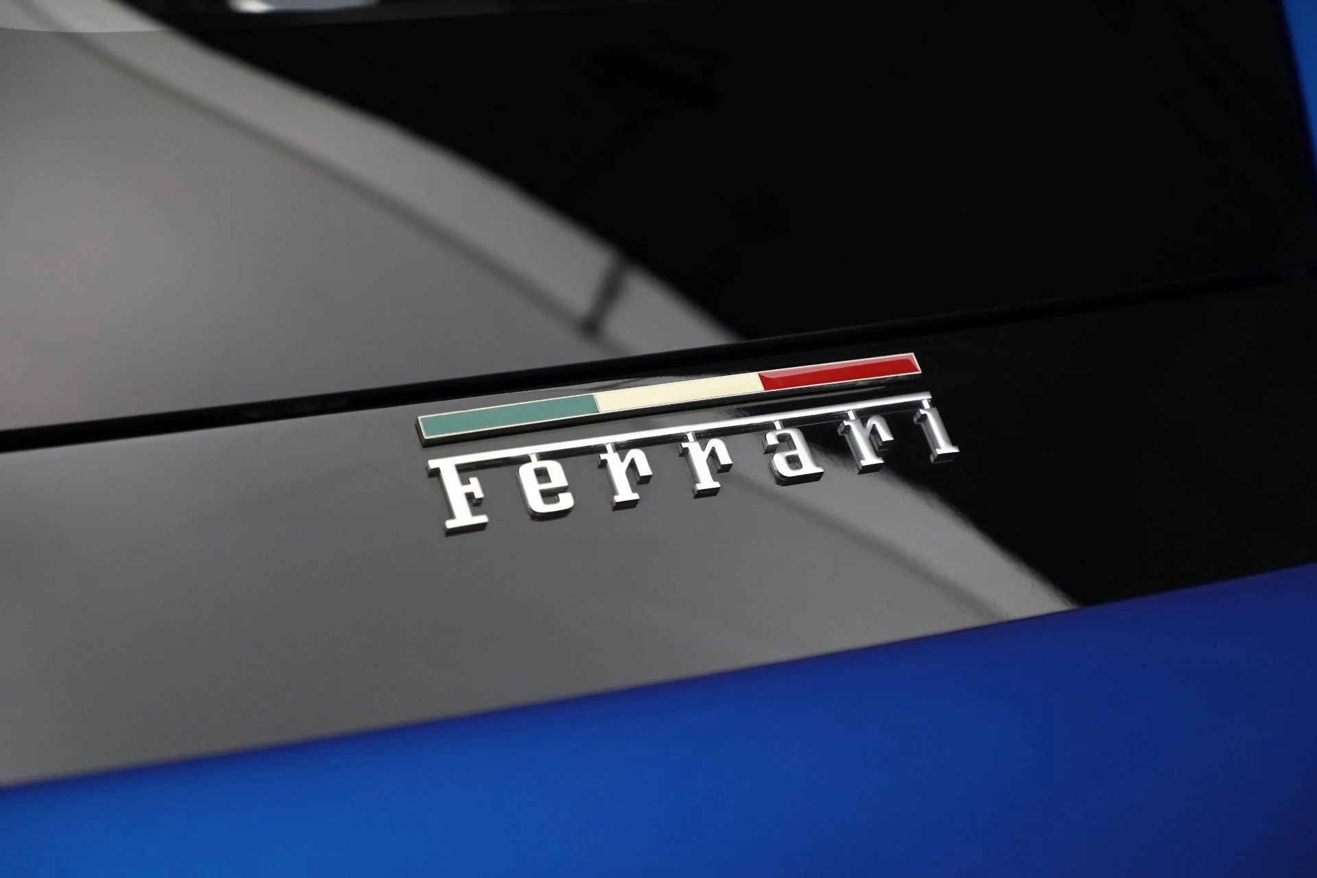 mph020_2430683172_Used_2020_Ferrari_F8_Tributo_dafa95839e