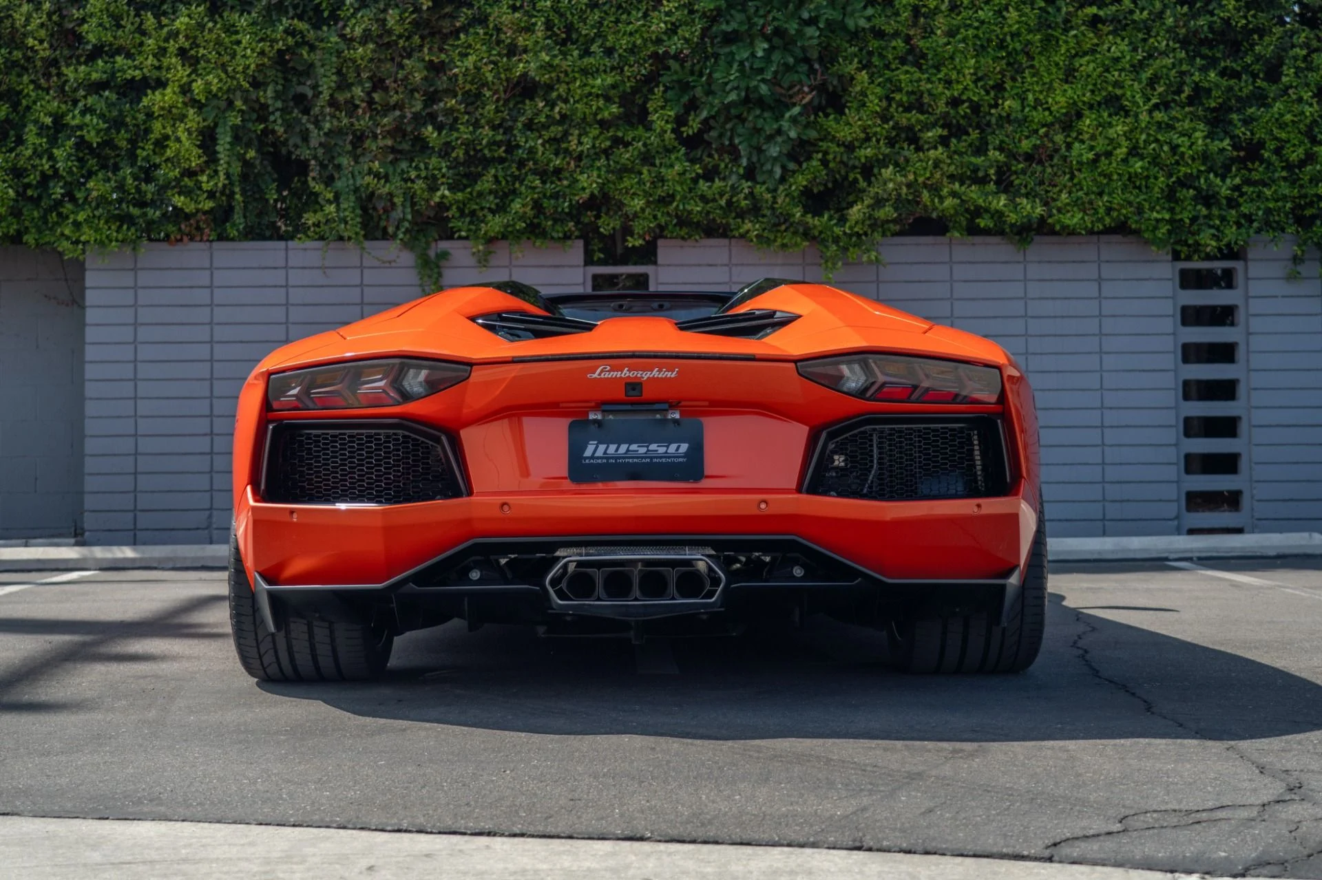 mph020_2433451017_Used_2014_Lamborghini_Aventador_LP_700_4_1759878623_d8bb7fa206