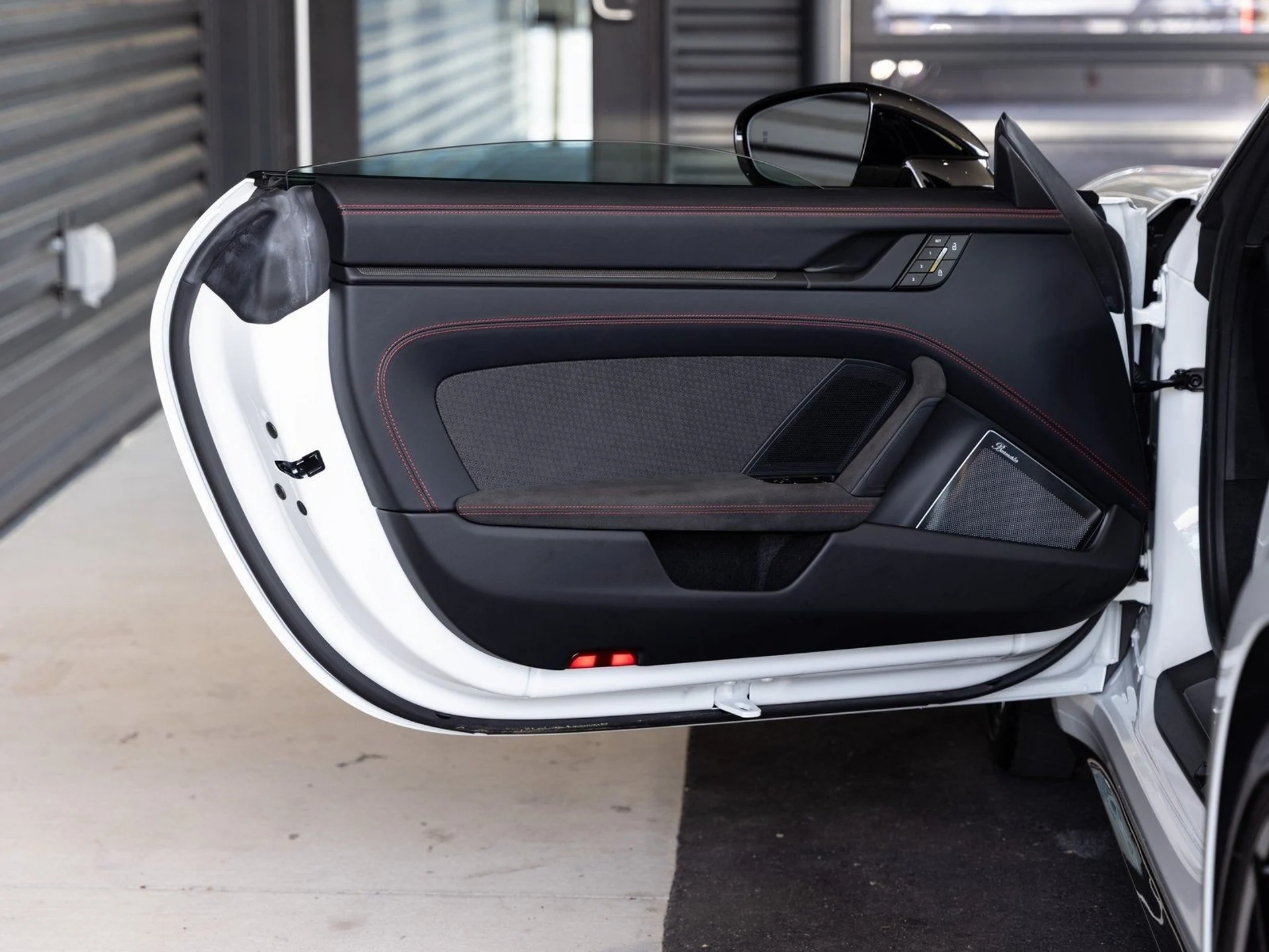 mph020_2434696709_21_c82d327965