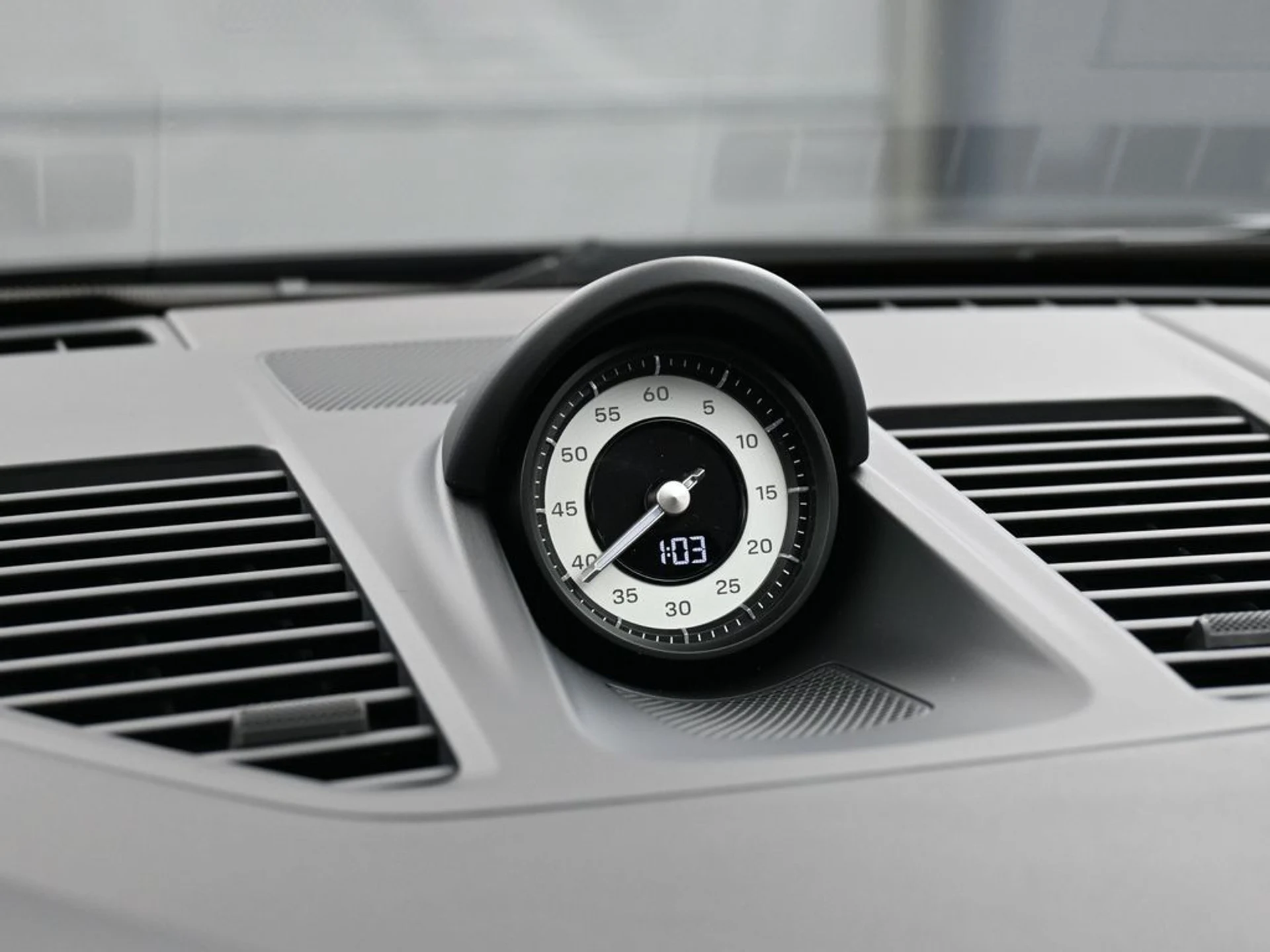 mph020_2434851817_image_20_551630832a