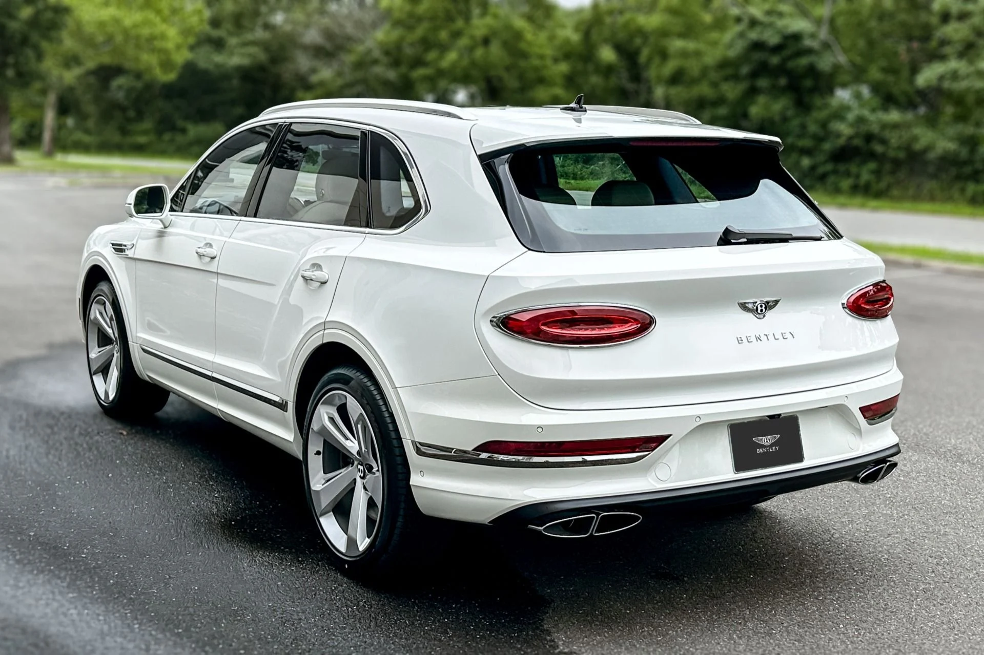 mph020_2438237451_New_2026_Bentley_Bentayga_V8_1784720137_d6fcf8fbe9