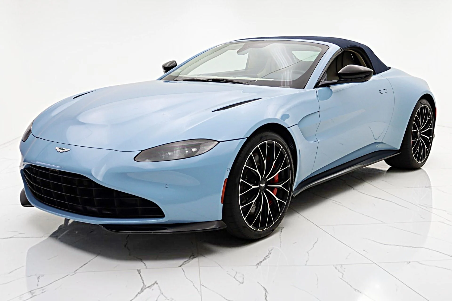 mph020_2440314785_Used_2022_Aston_Martin_Vantage_Roadster_88a17ca9a7