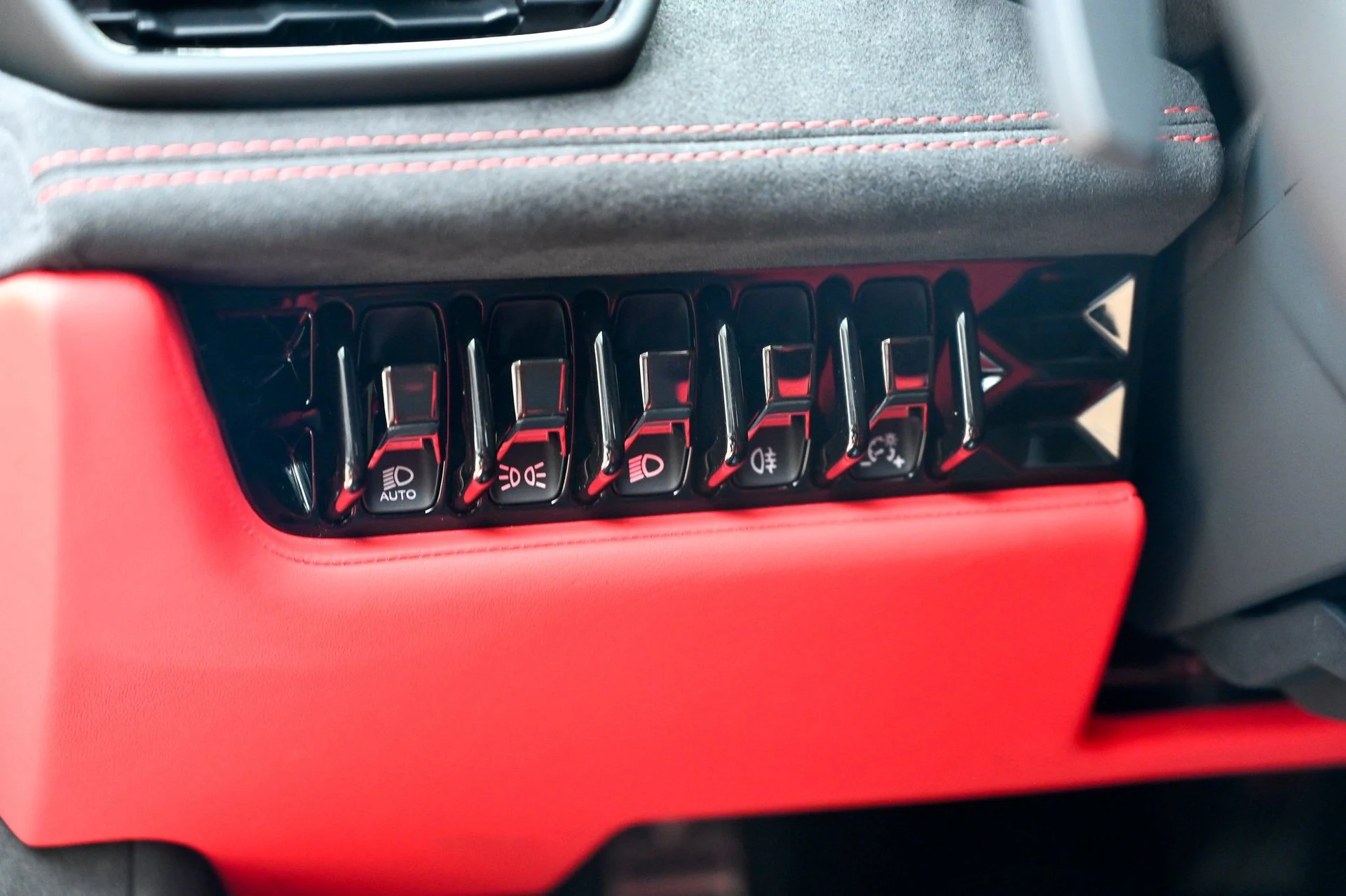 mph020_2444032342_f694d62864a64525a8720a10d8aba381_850b16ada5