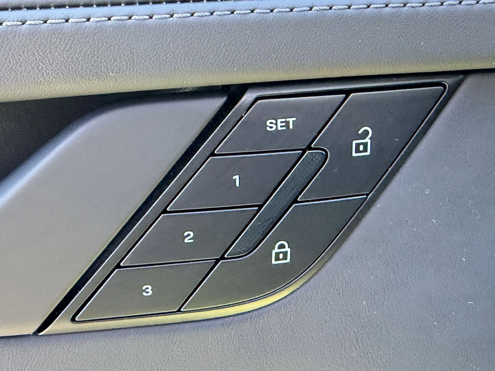 mph020_2444803379_ba398a280b00d7bda58db1241e1474b0x_b5cdbf2f3d