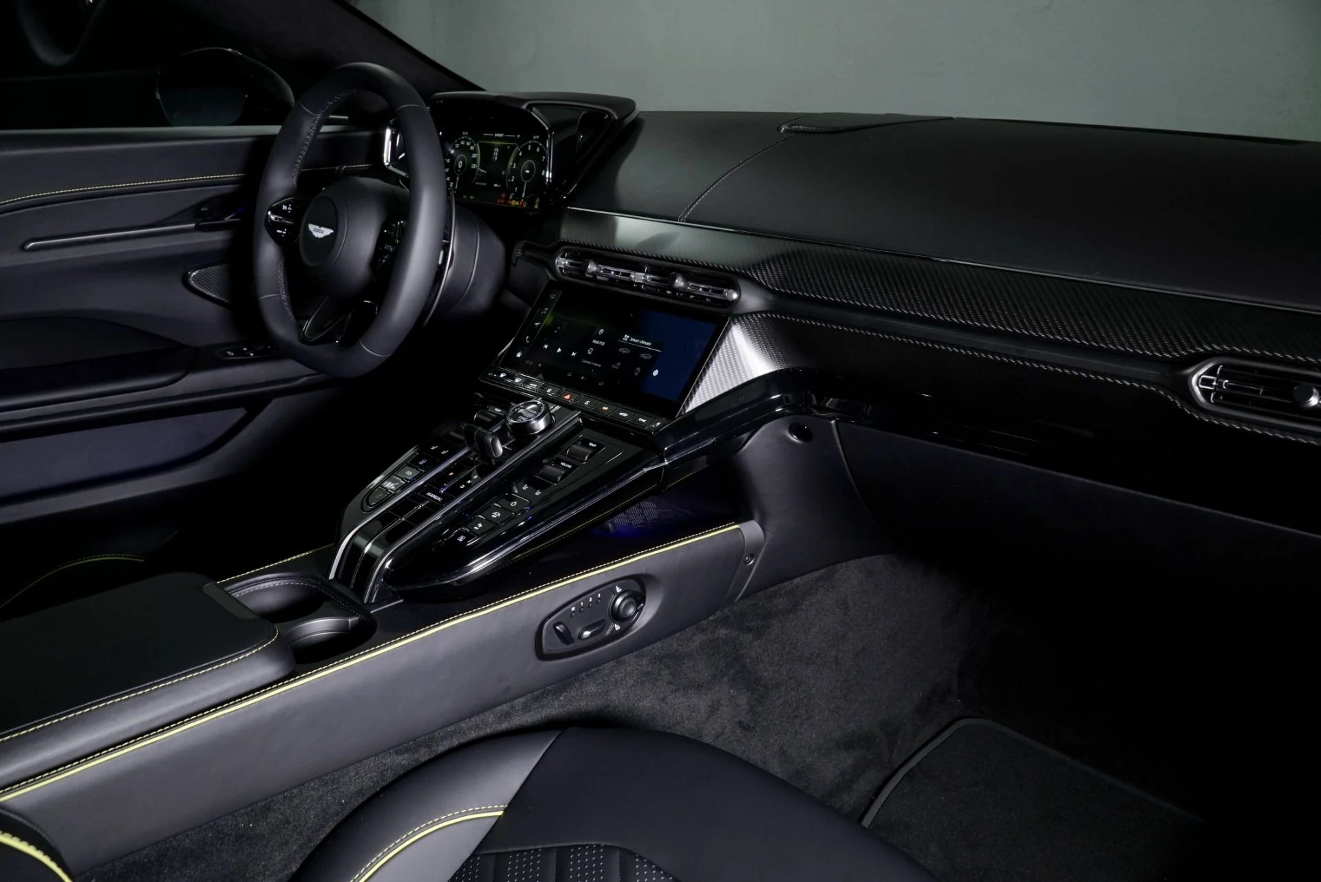 mph020_2445491768_New_2026_Aston_Martin_Vantage_S_1768374197_0aac24289c