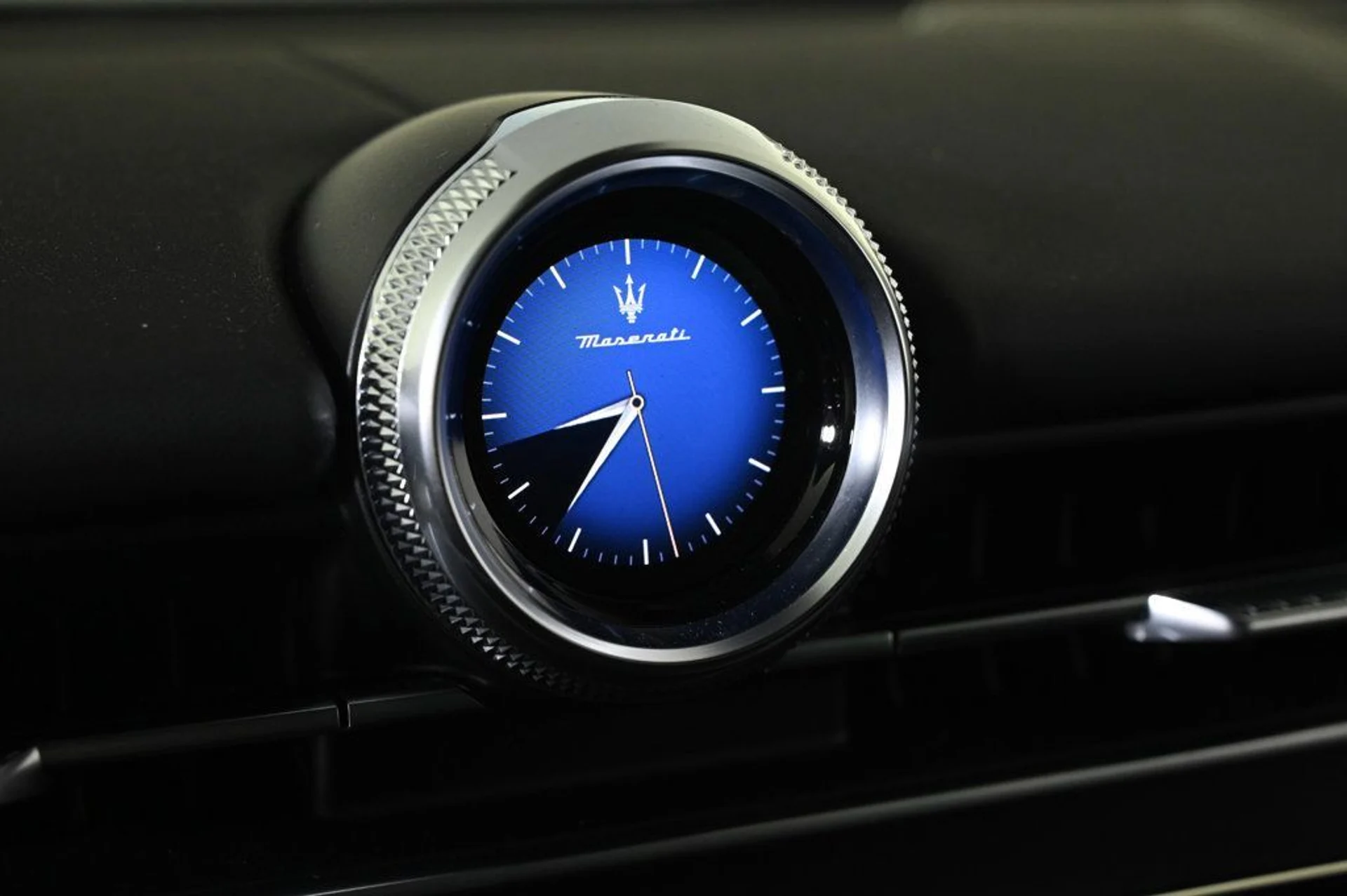 mph020_2453844000_used_2025_maserati_grecale_modena_11350_22967660_20_1024_45379ca7c8