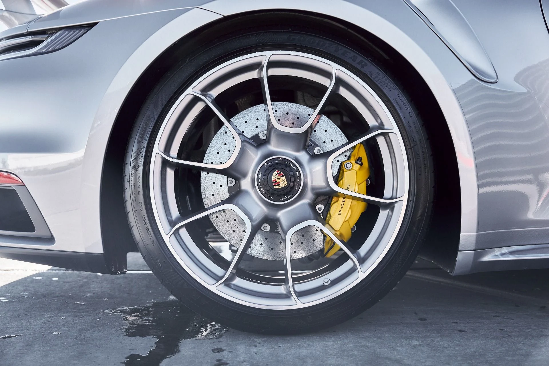 mph020_2456270904_Used_2024_Porsche_911_Turbo_S_1768438247_1753ad6ca4