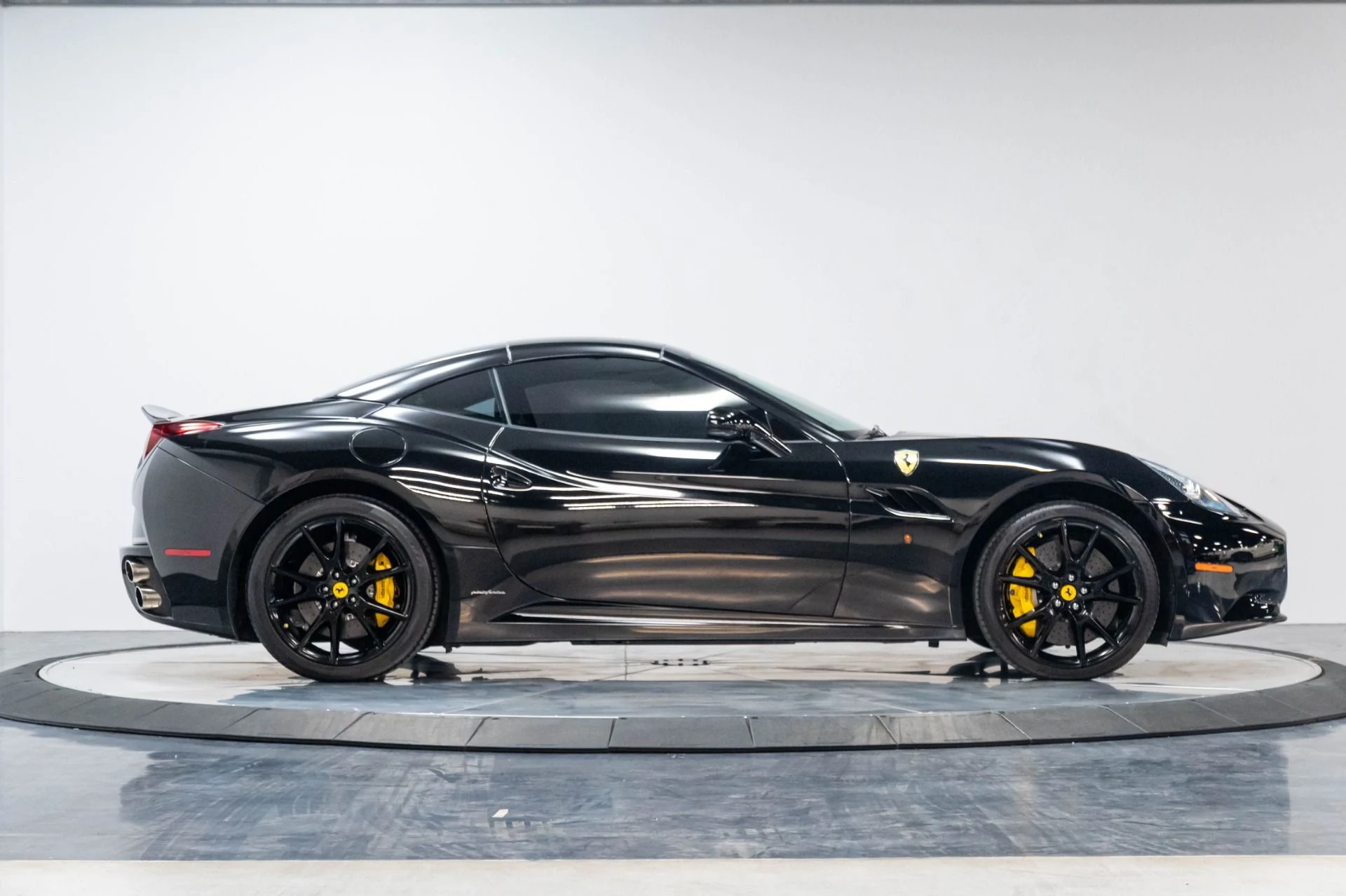 mph020_245647082_Used_2013_Ferrari_458_Spider_Base_1787598451_22b714509f