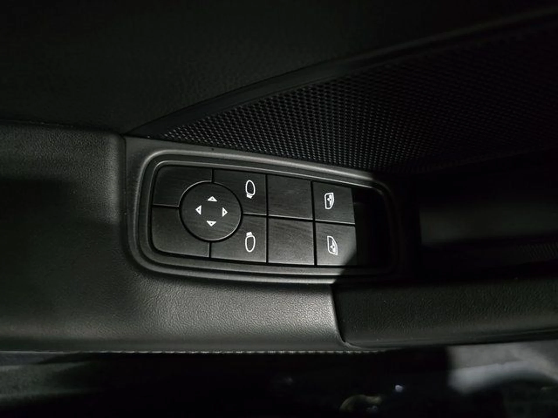 mph020_2466853383_9cc70fe9cd21efc8370a56085481c0d3_9275a94257