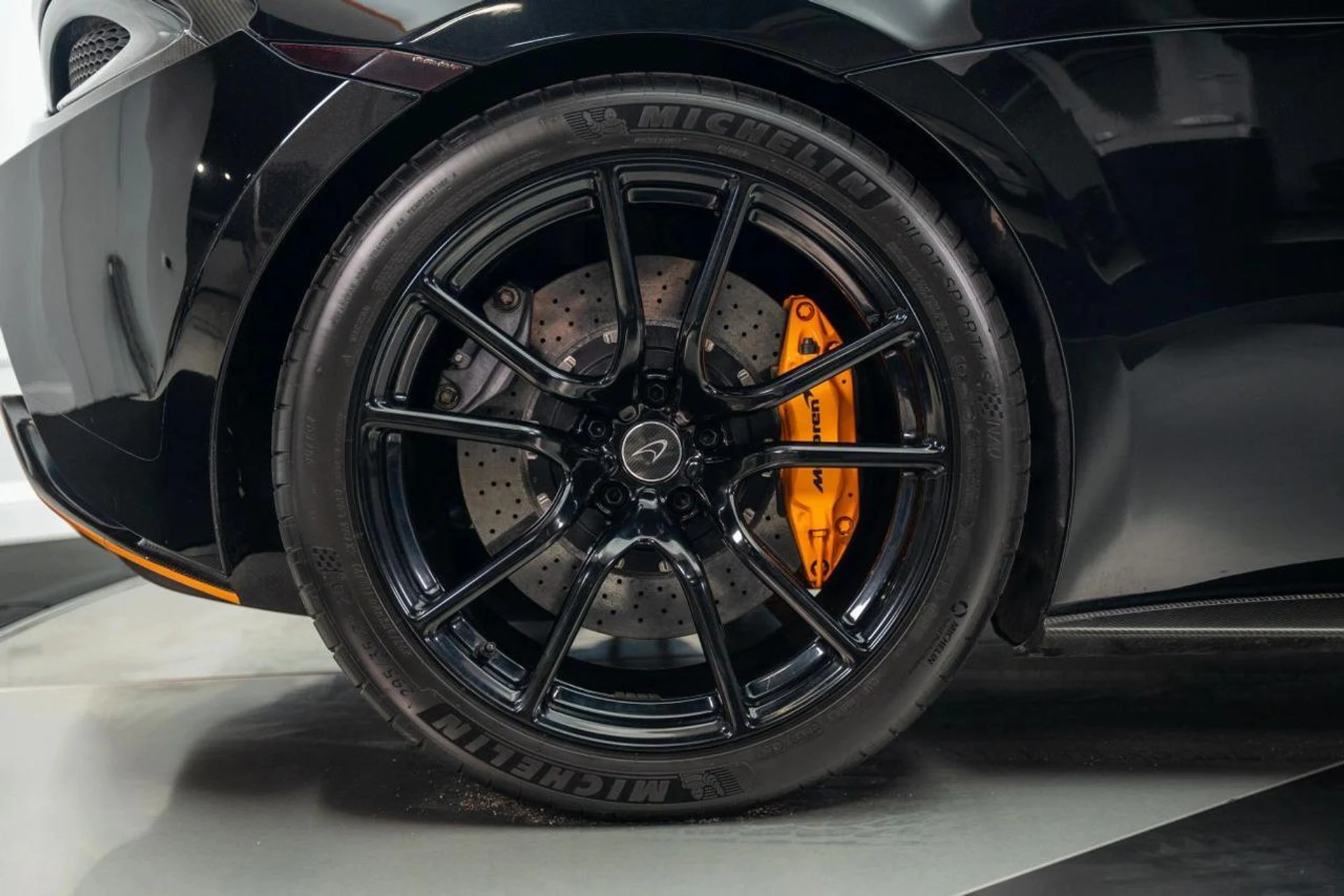 mph020_2471865081_0438e9747e1a9e41aa601b0ea8582ef8_4d4c085ae9