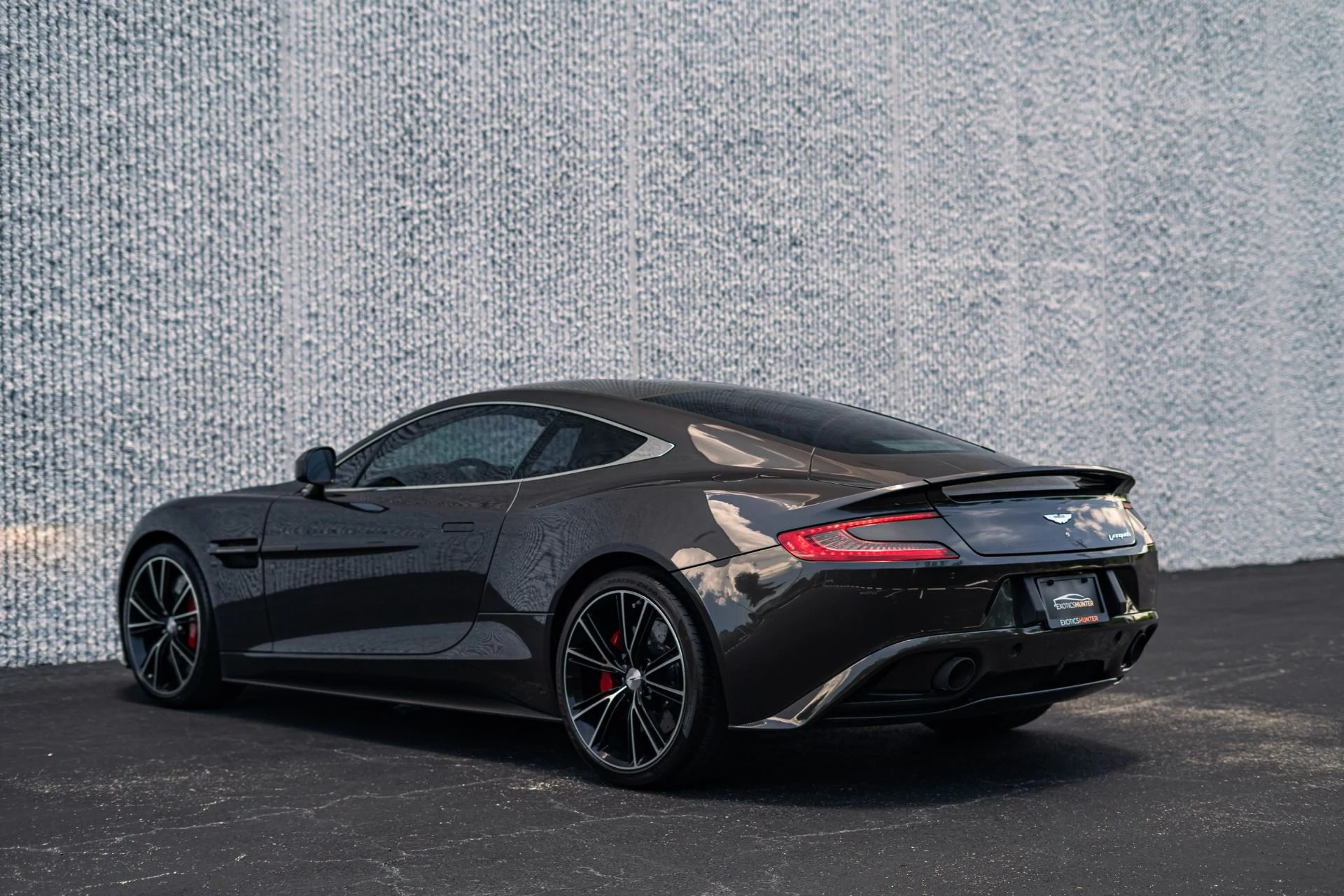 mph020_2477822843_Used_2014_Aston_Martin_Vanquish_Carbon_Exterior_Package_1782856062_a0a8cb18ce