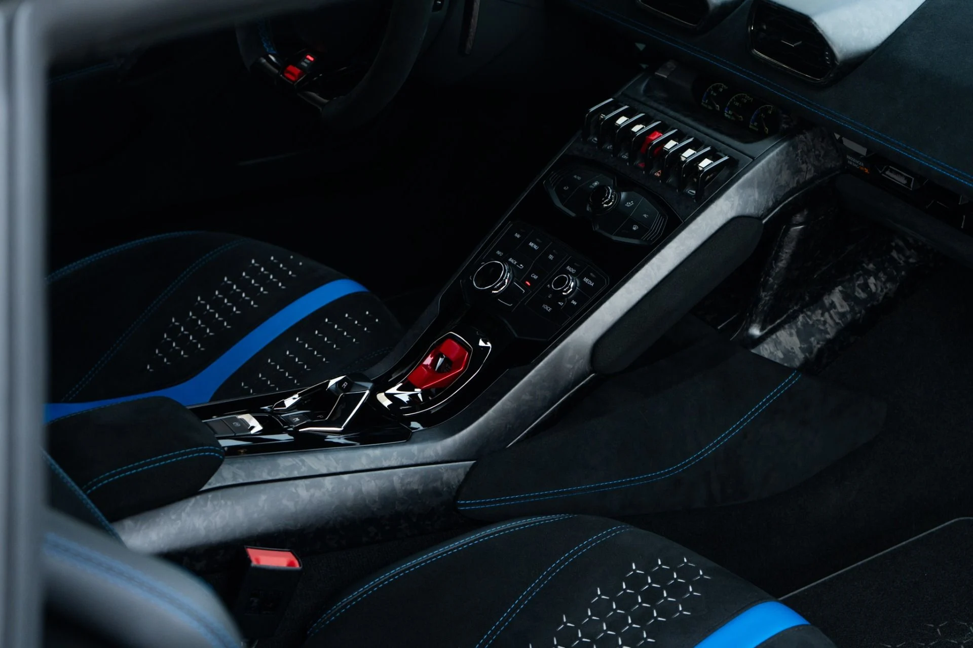 mph020_2477846240_Used_2018_Lamborghini_Huracan_LP_640_4_Performante_1776702980_74440495bc