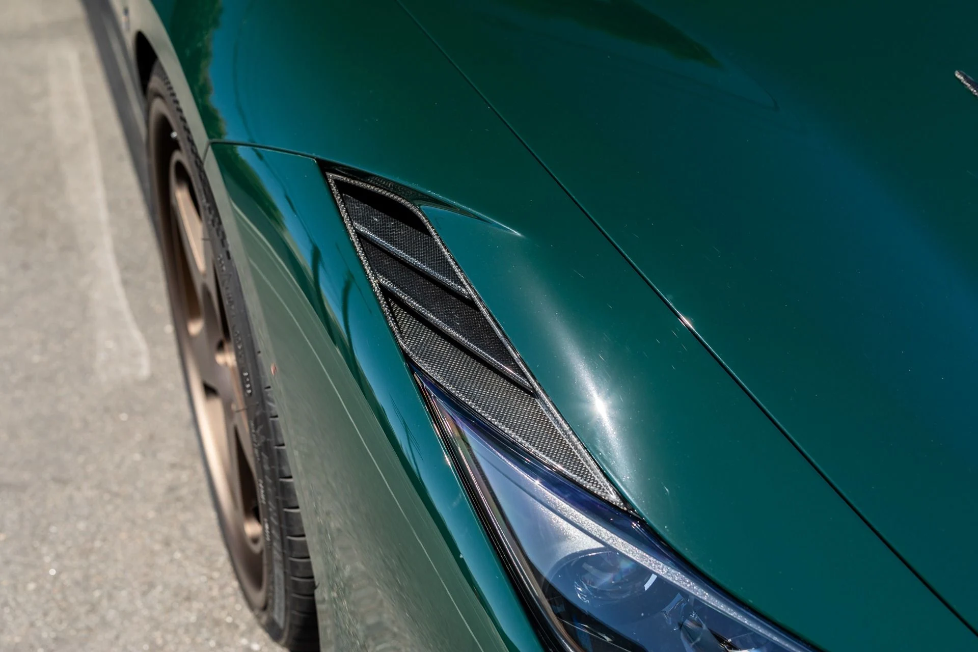 mph020_2488911760_Used_2022_Ferrari_F8_Tributo_1744415614_0e50eb63c1